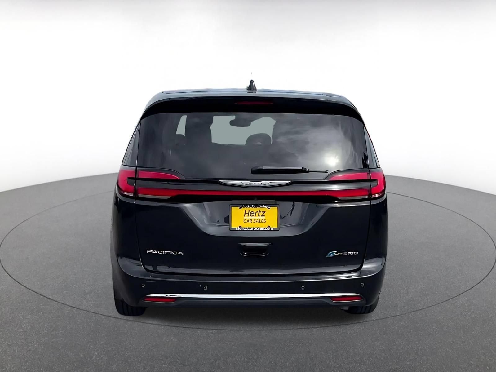Thumbnail: 2023 Chrysler Pacifica - 12