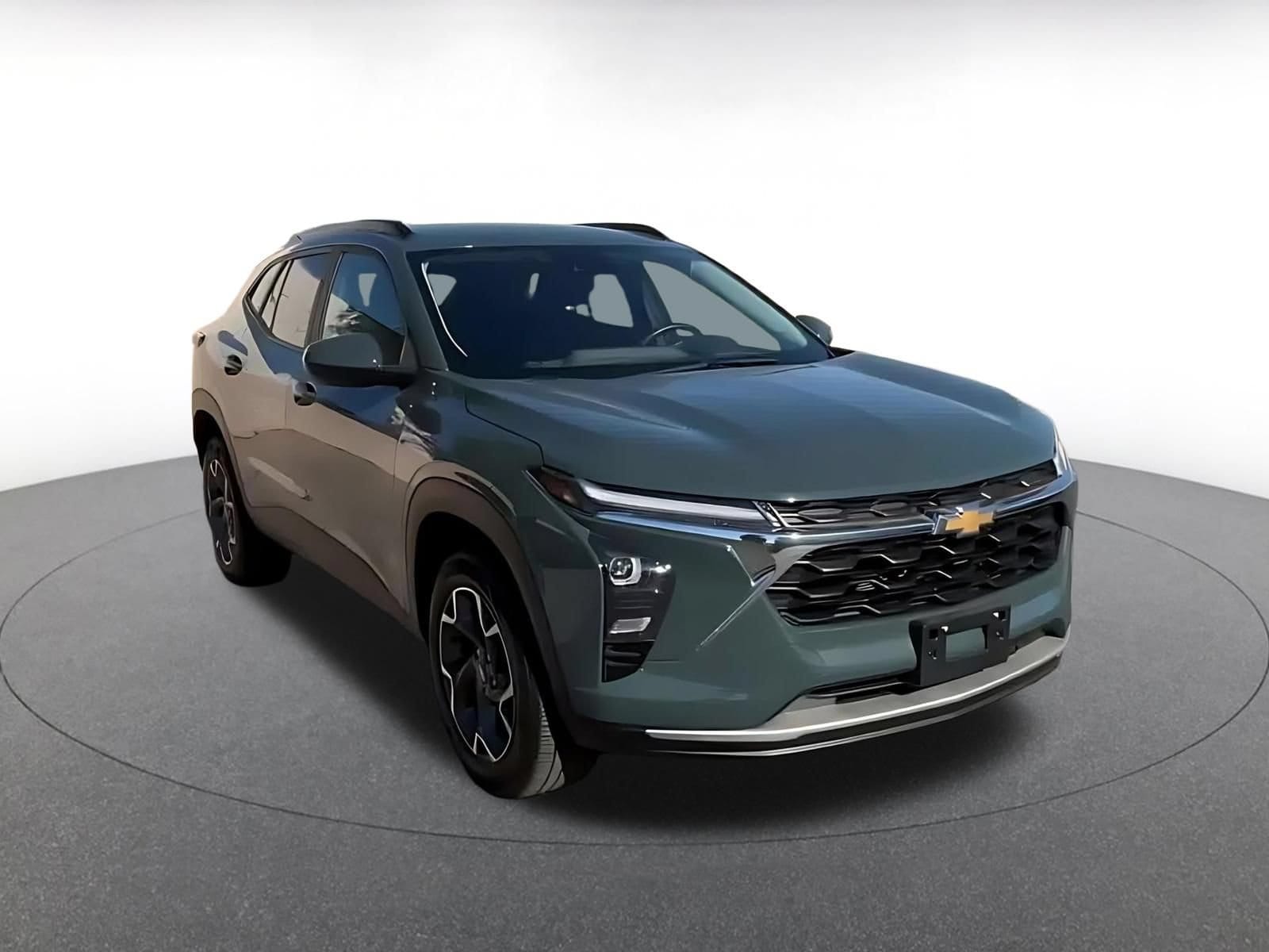 Thumbnail: 2025 Chevrolet Trax - 3
