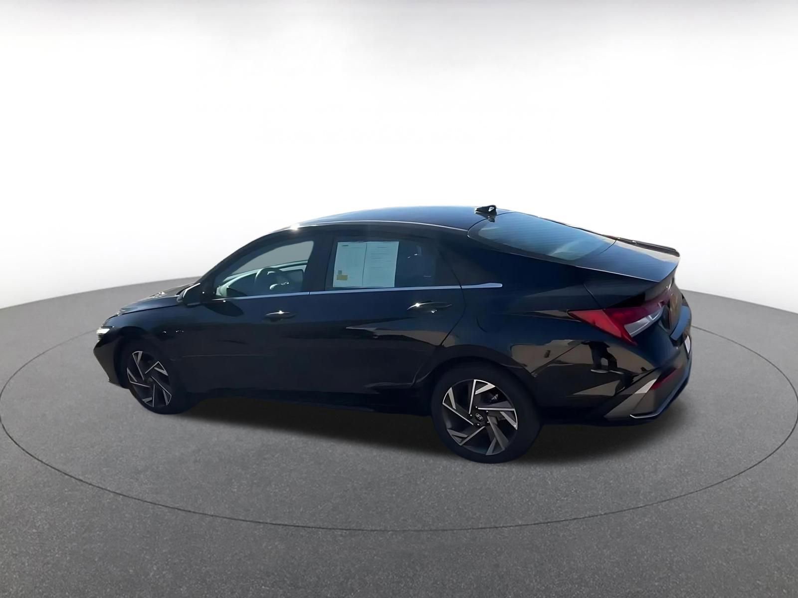 Thumbnail: 2025 Hyundai Elantra - 10
