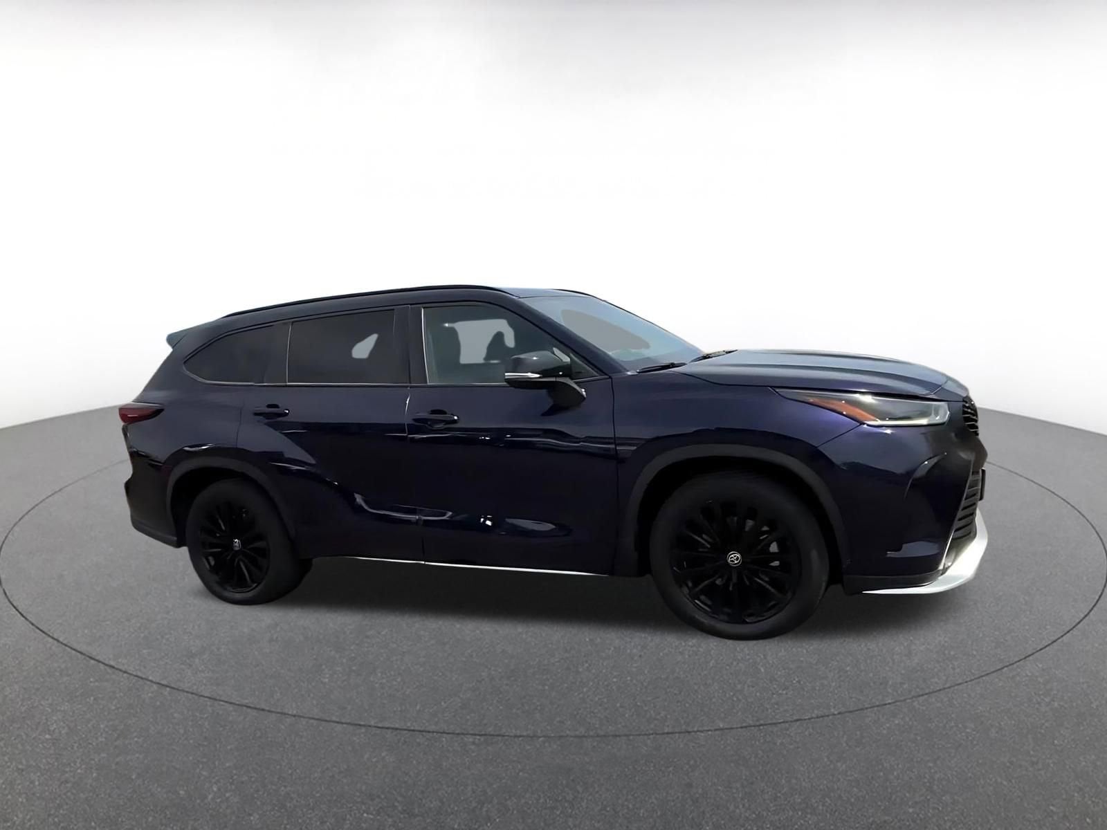 Thumbnail: 2024 Toyota Highlander - 2