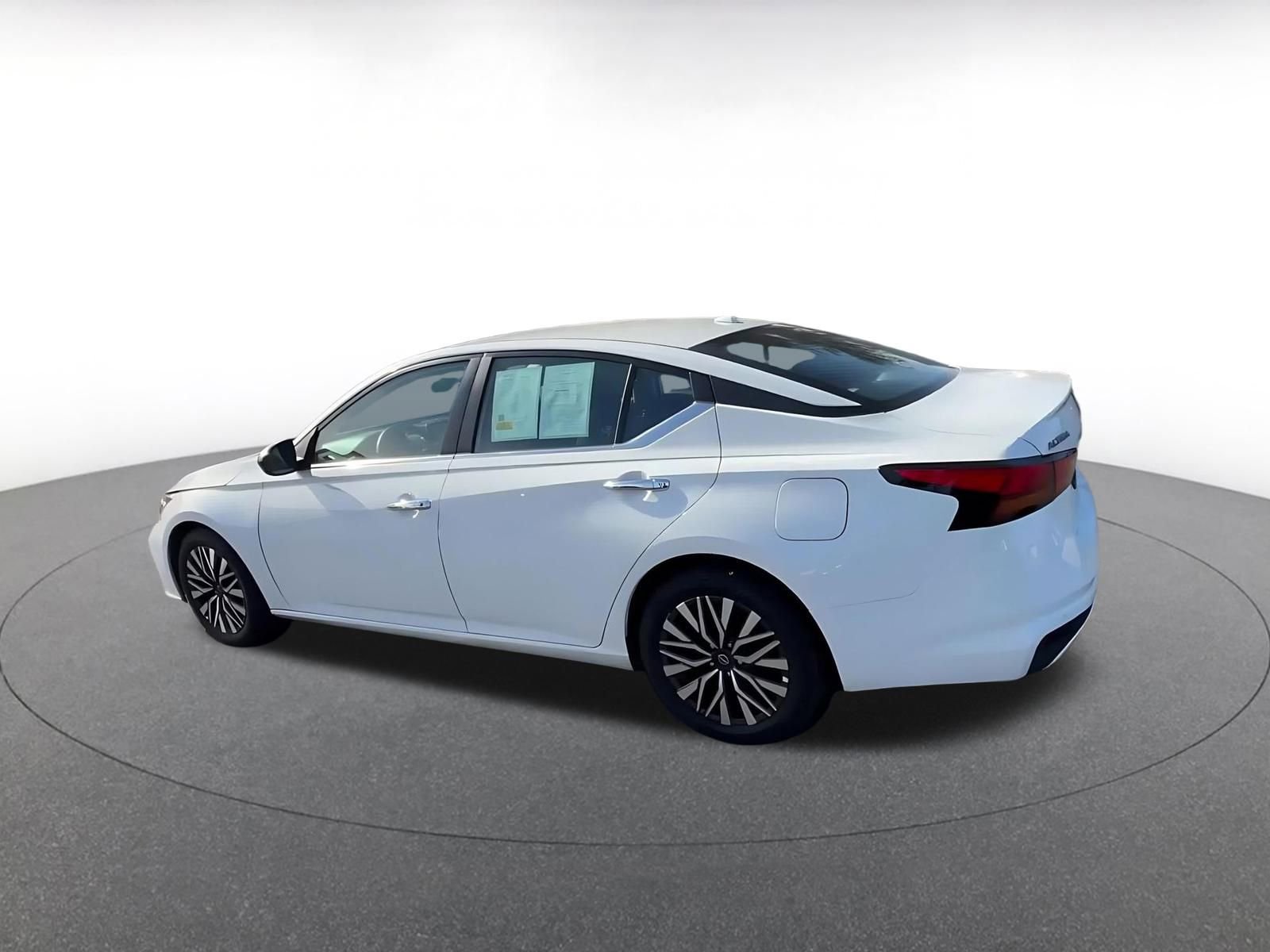 Thumbnail: 2025 Nissan Altima - 10