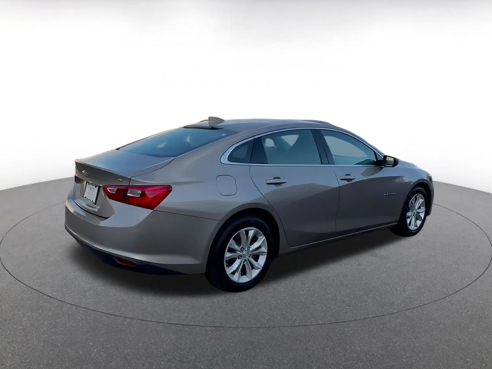 Thumbnail: 2023 Chevrolet Malibu - 15