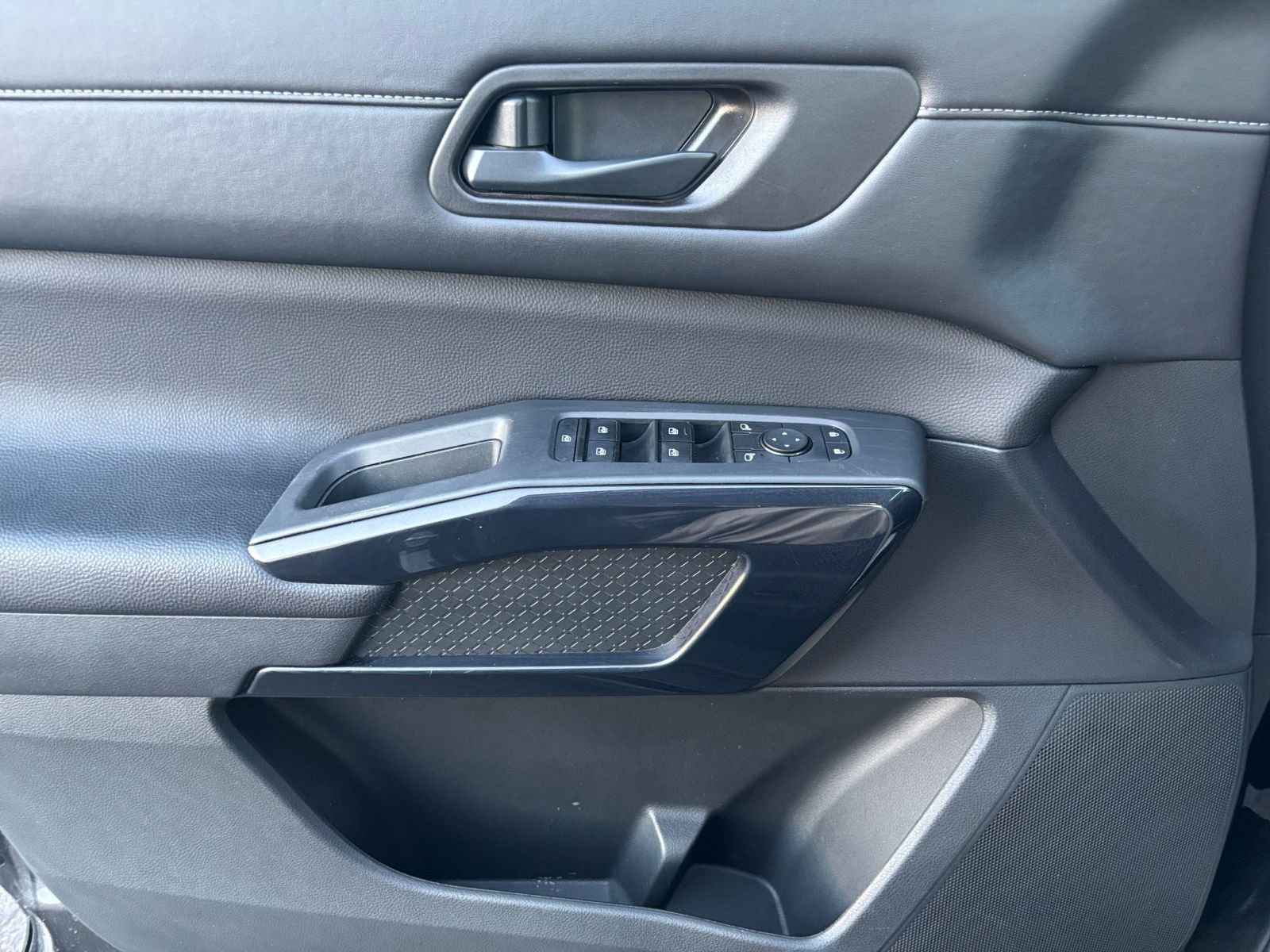 Thumbnail: 2025 Nissan Pathfinder - 18