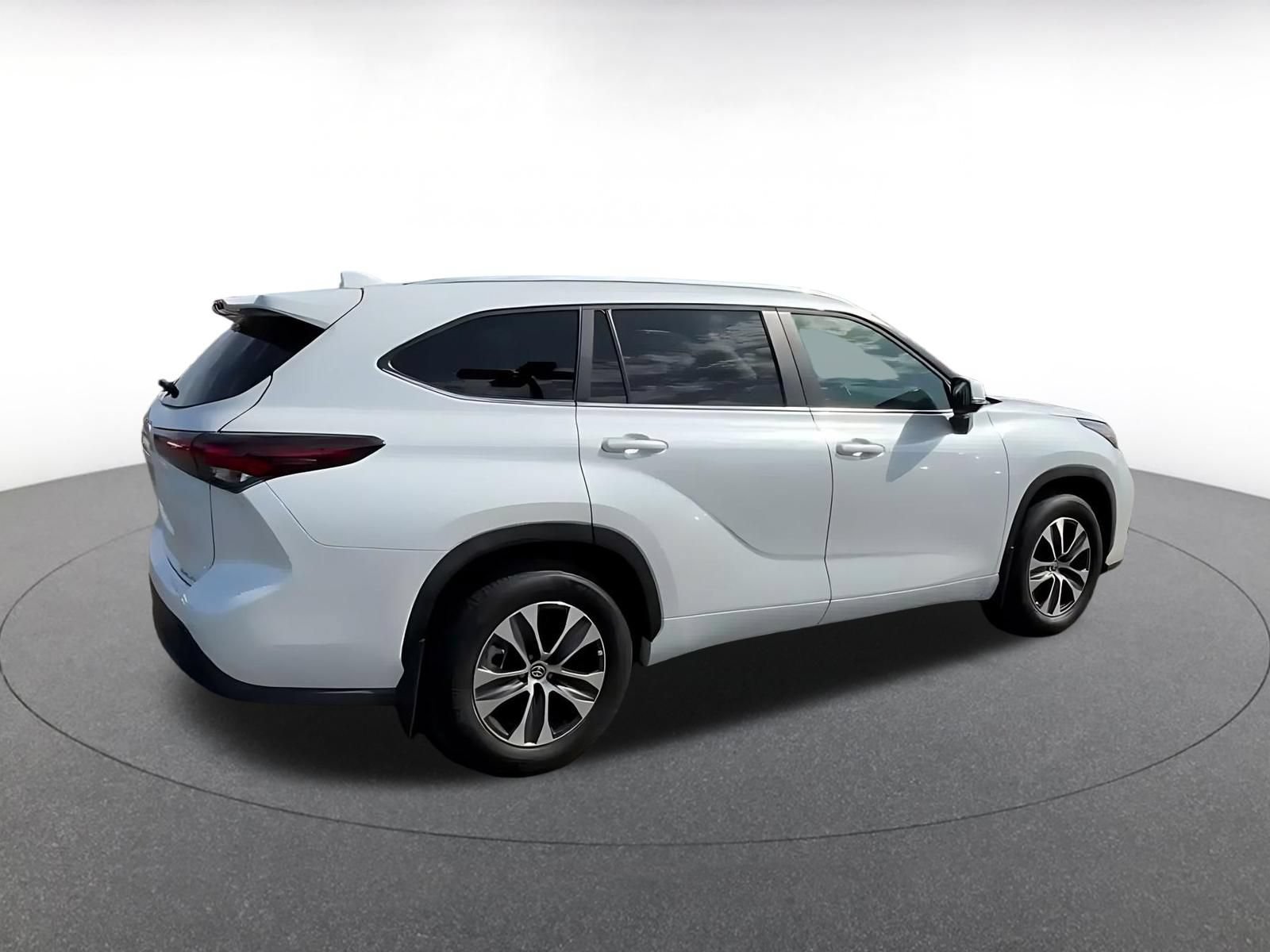 Thumbnail: 2026 Toyota Highlander - 14