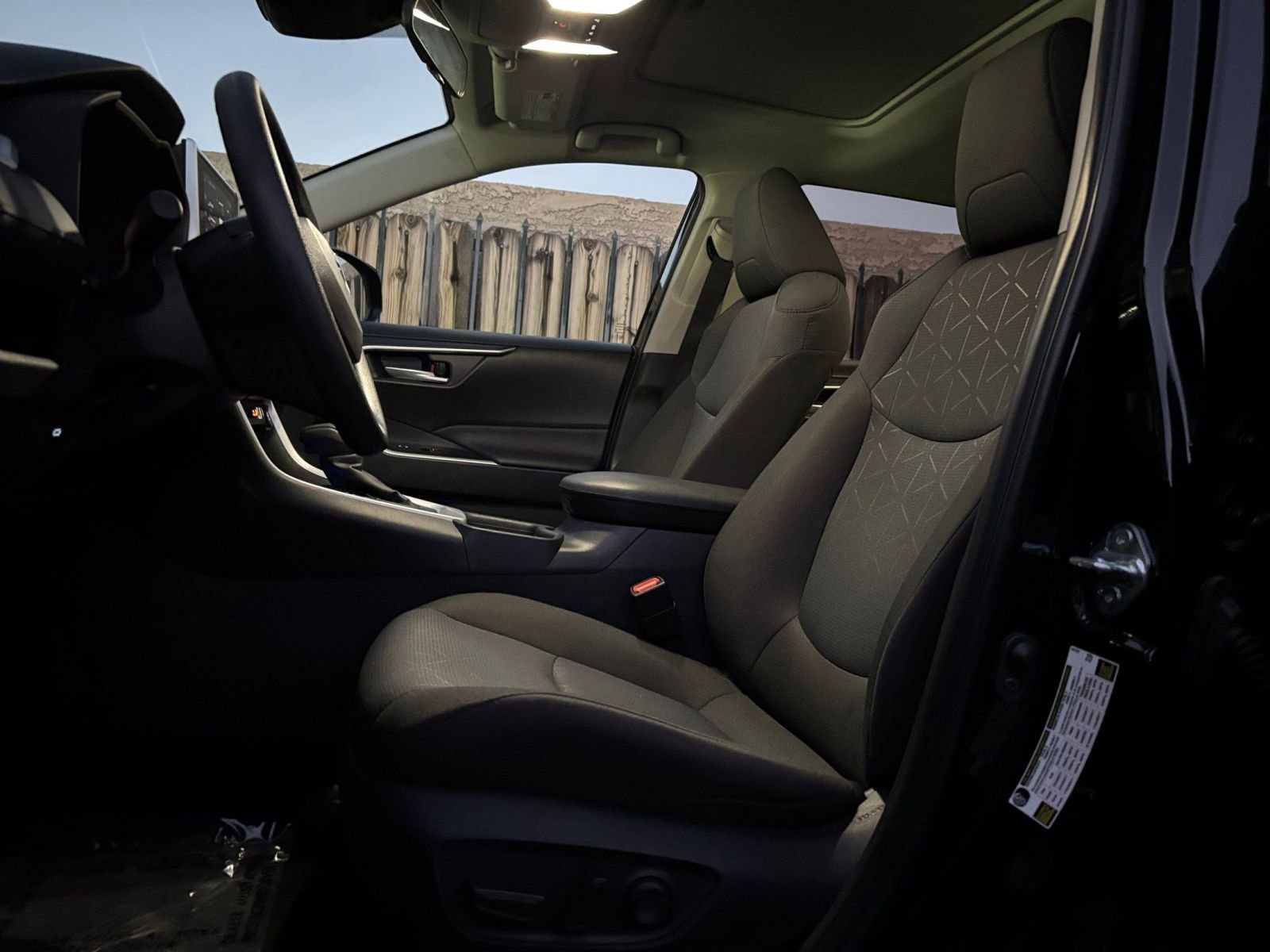 Thumbnail: 2025 Toyota RAV4 - 29