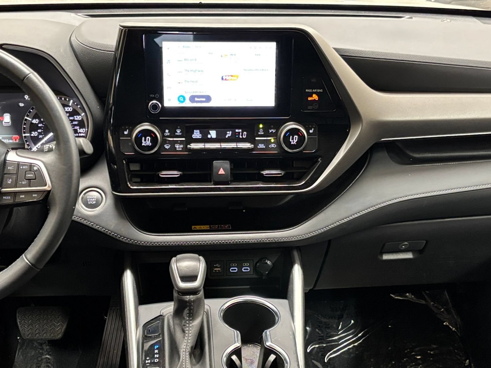 Thumbnail: 2026 Toyota Highlander - 16
