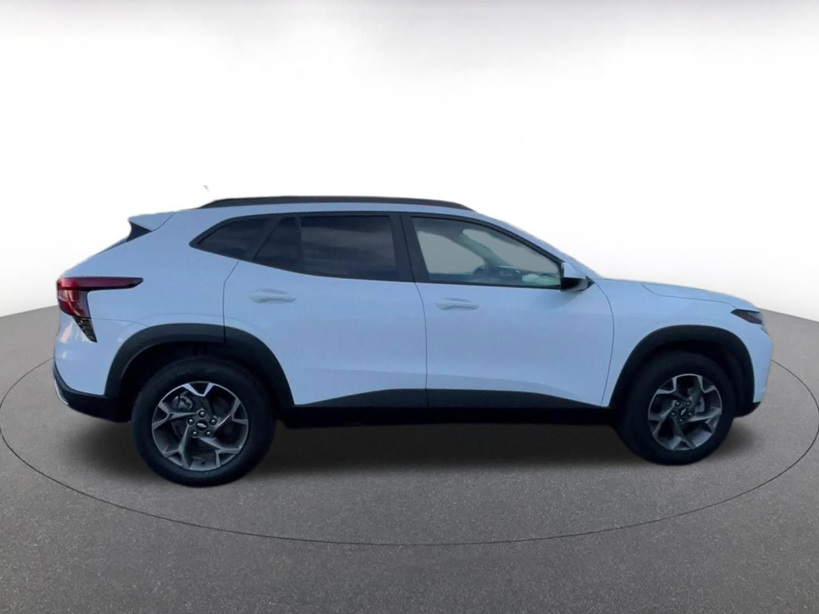 Thumbnail: 2025 Chevrolet Trax - 16