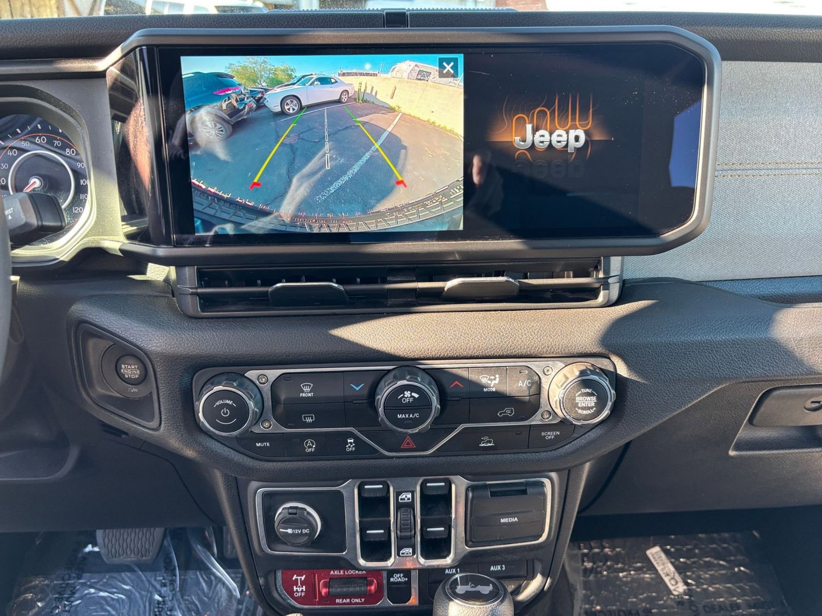 Thumbnail: 2025 Jeep Wrangler - 18