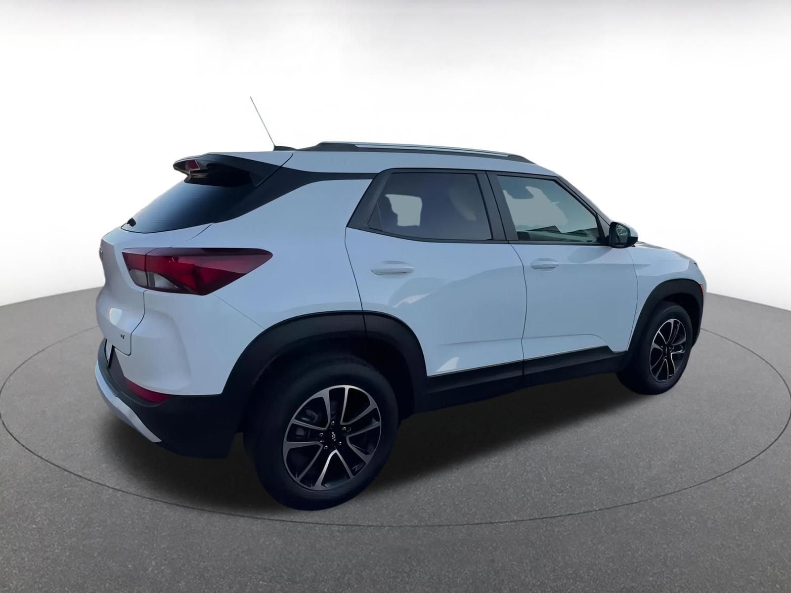 Thumbnail: 2025 Chevrolet TrailBlazer - 15