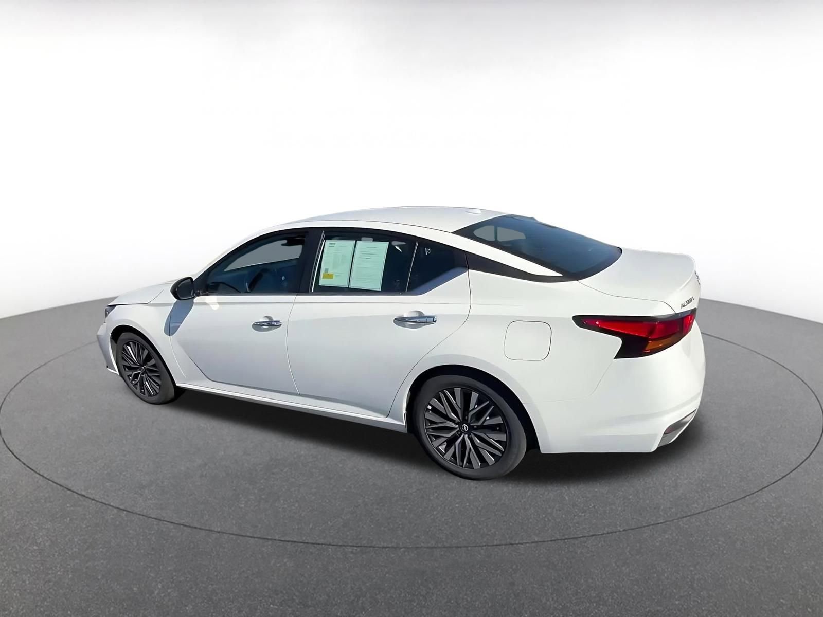 Thumbnail: 2025 Nissan Altima - 9