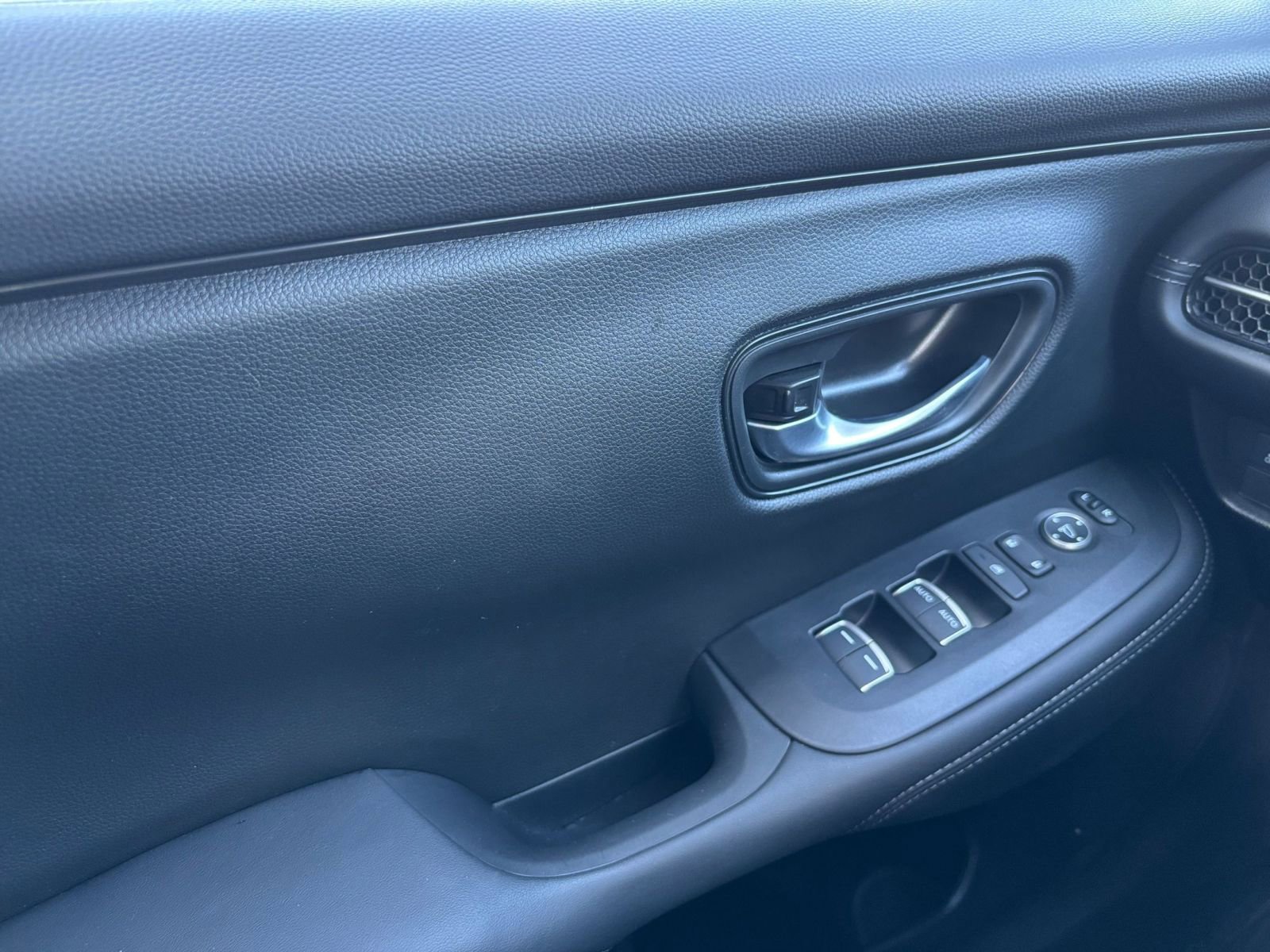 Thumbnail: 2025 Honda HR-V - 18