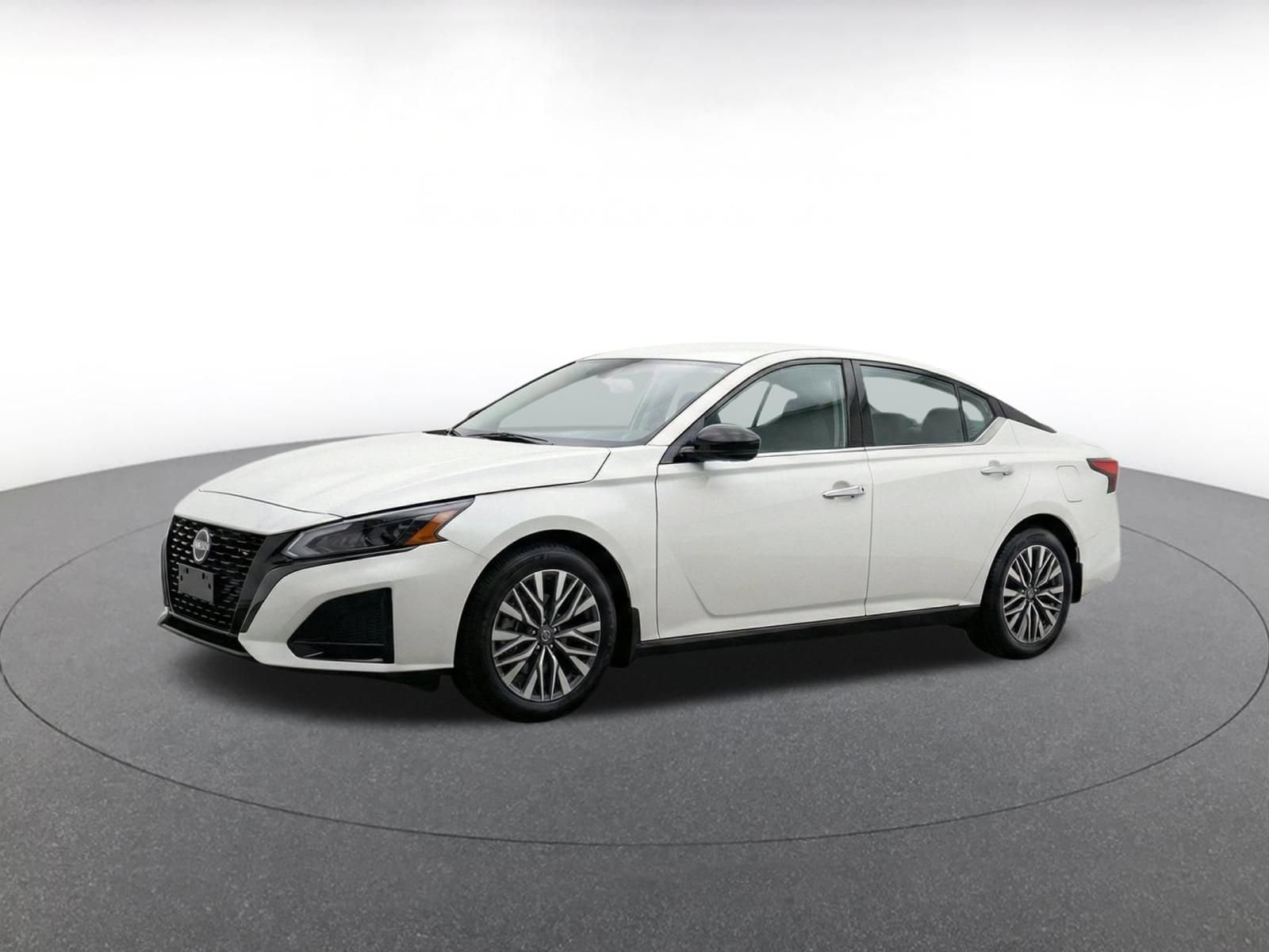 Thumbnail: 2025 Nissan Altima - 3