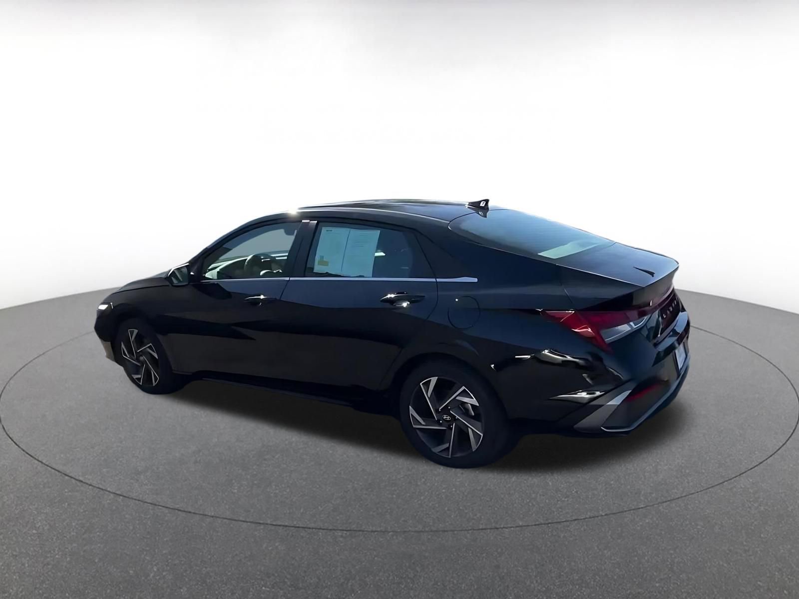 Thumbnail: 2025 Hyundai Elantra - 10