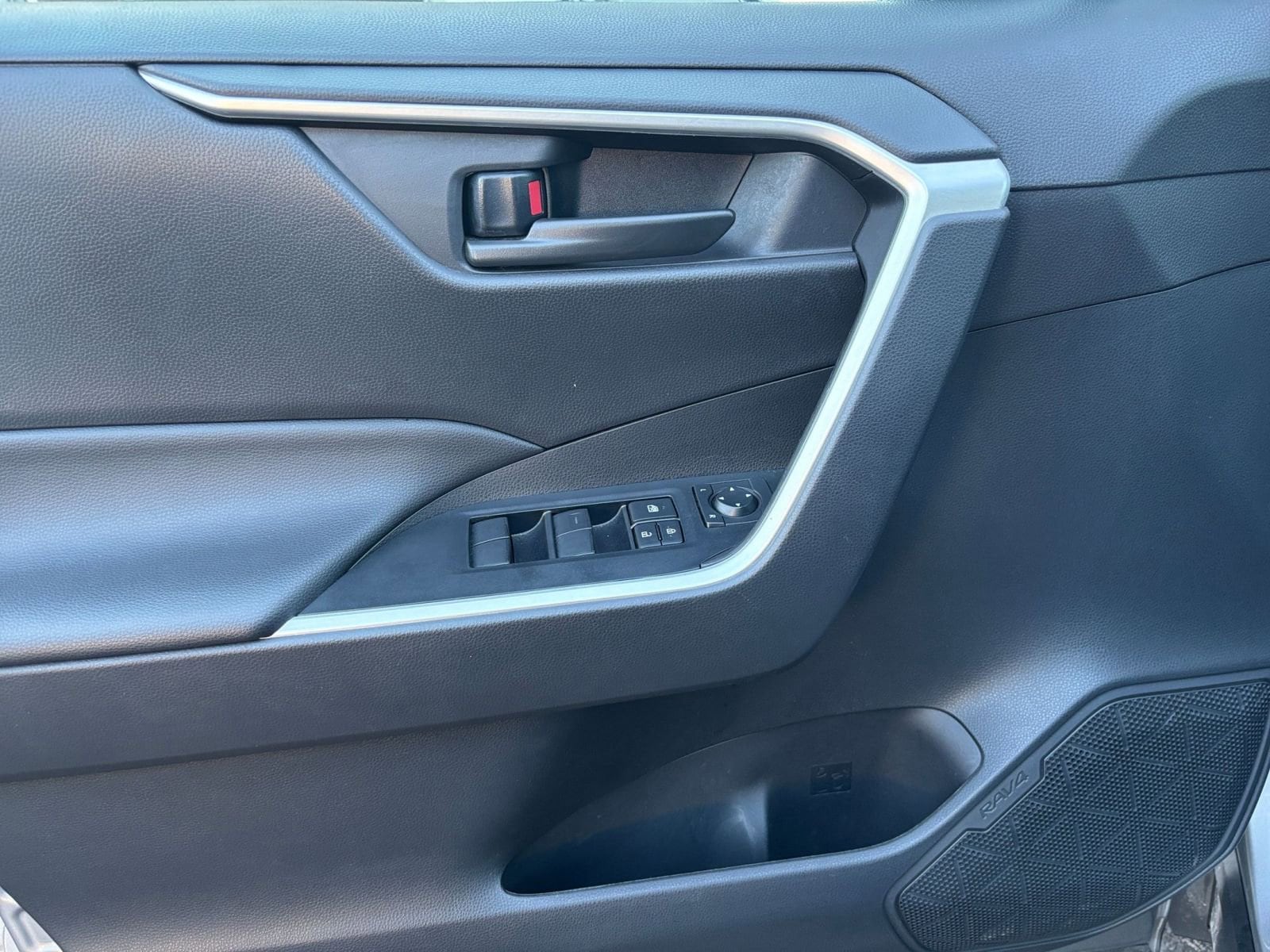 Thumbnail: 2025 Toyota RAV4 - 20