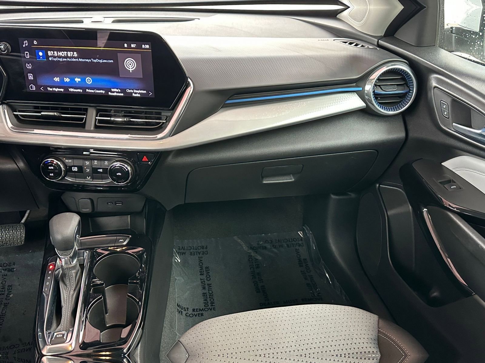 Thumbnail: 2025 Chevrolet Trax - 33