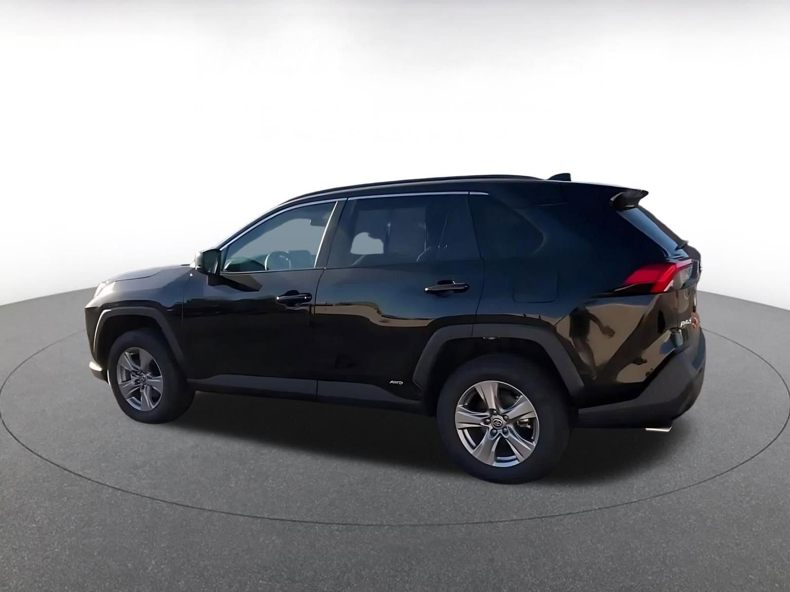 Thumbnail: 2025 Toyota RAV4 - 9