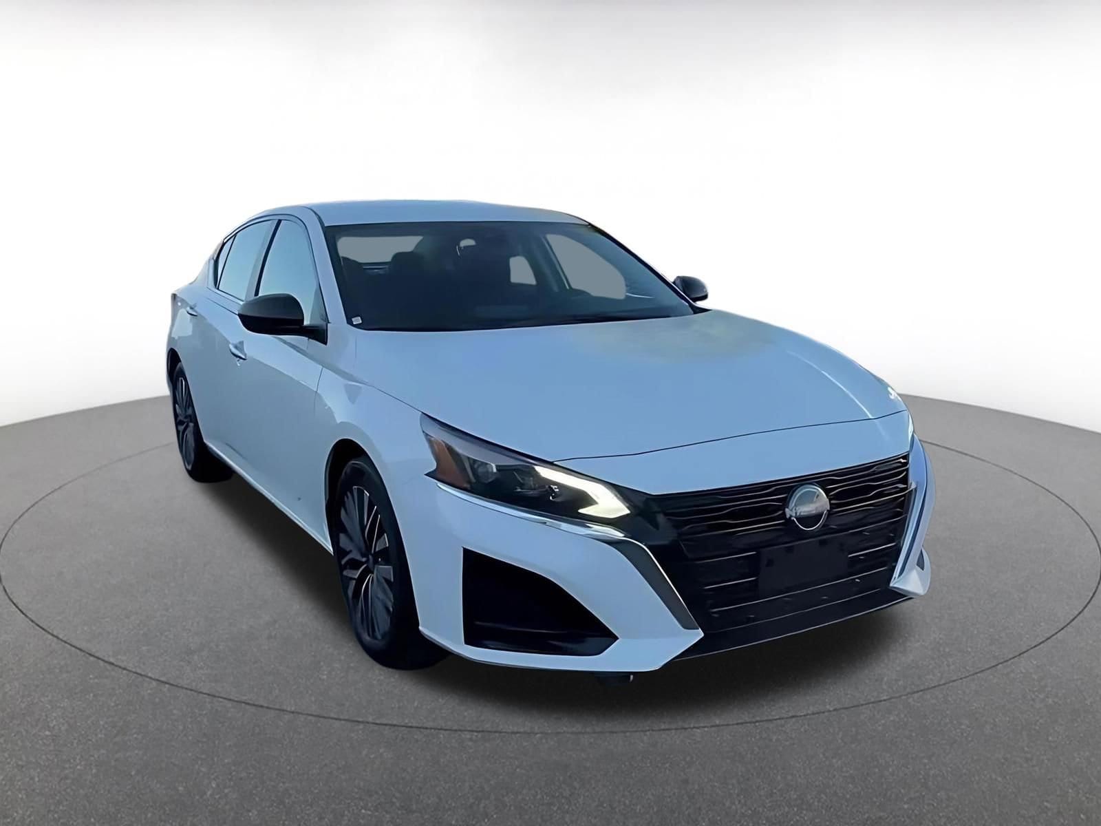 Thumbnail: 2025 Nissan Altima - 3