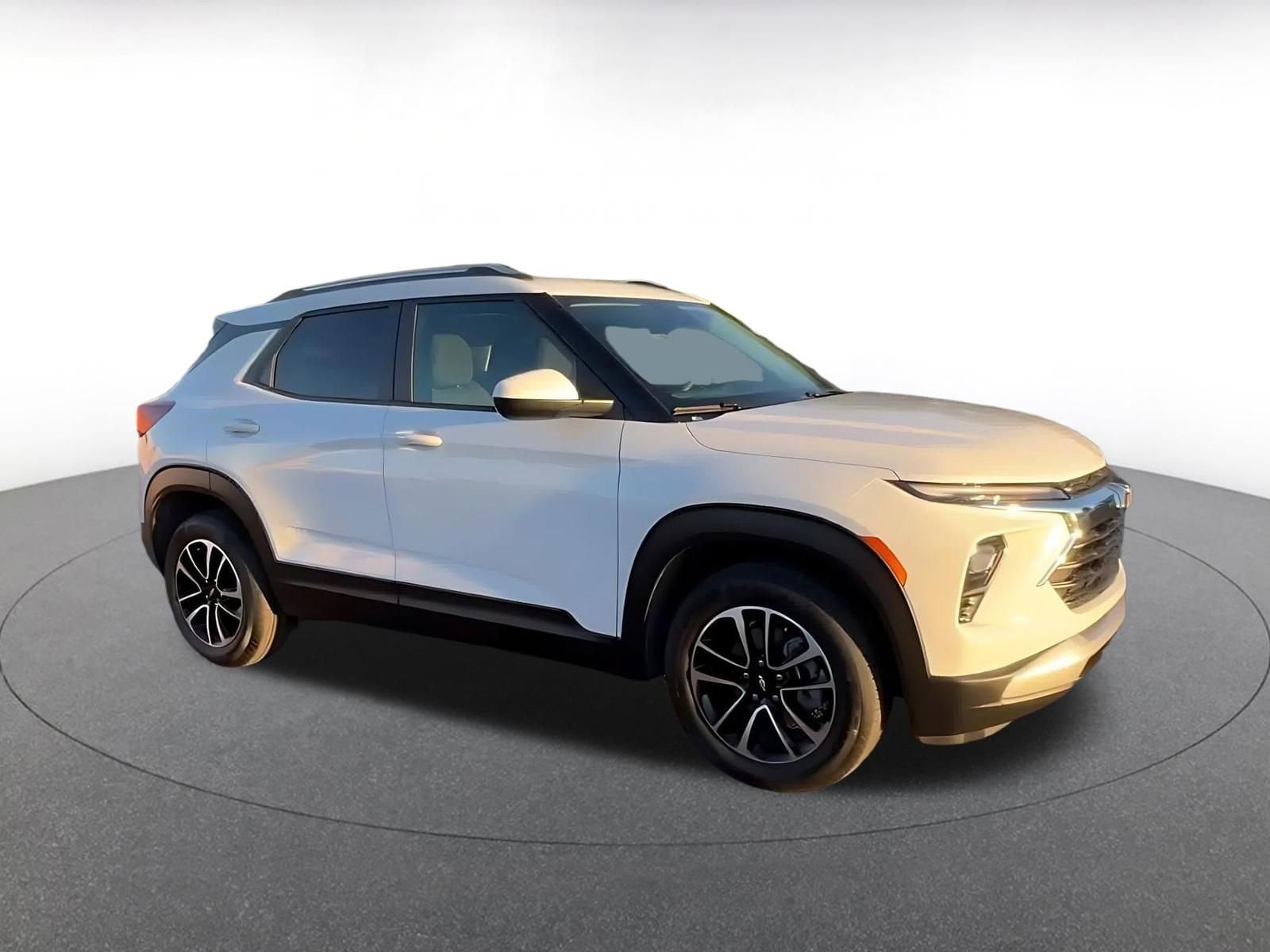 Thumbnail: 2025 Chevrolet TrailBlazer - 2