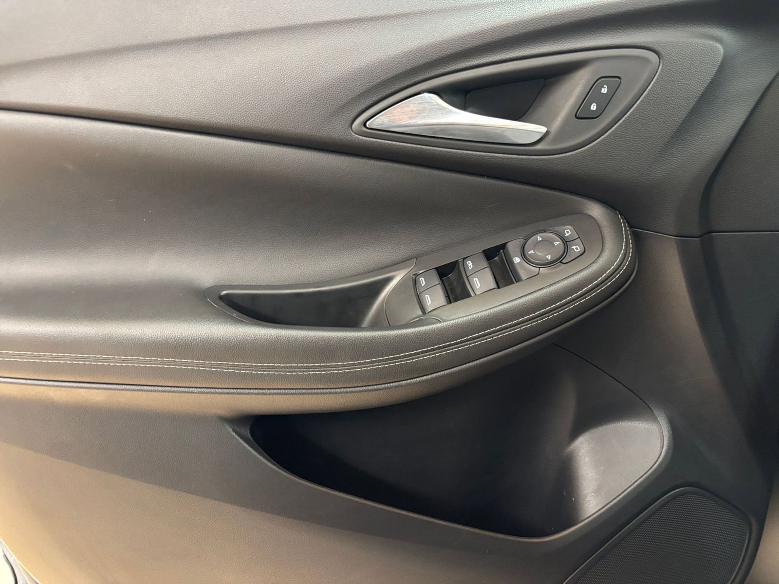 Thumbnail: 2025 Buick Encore GX - 18