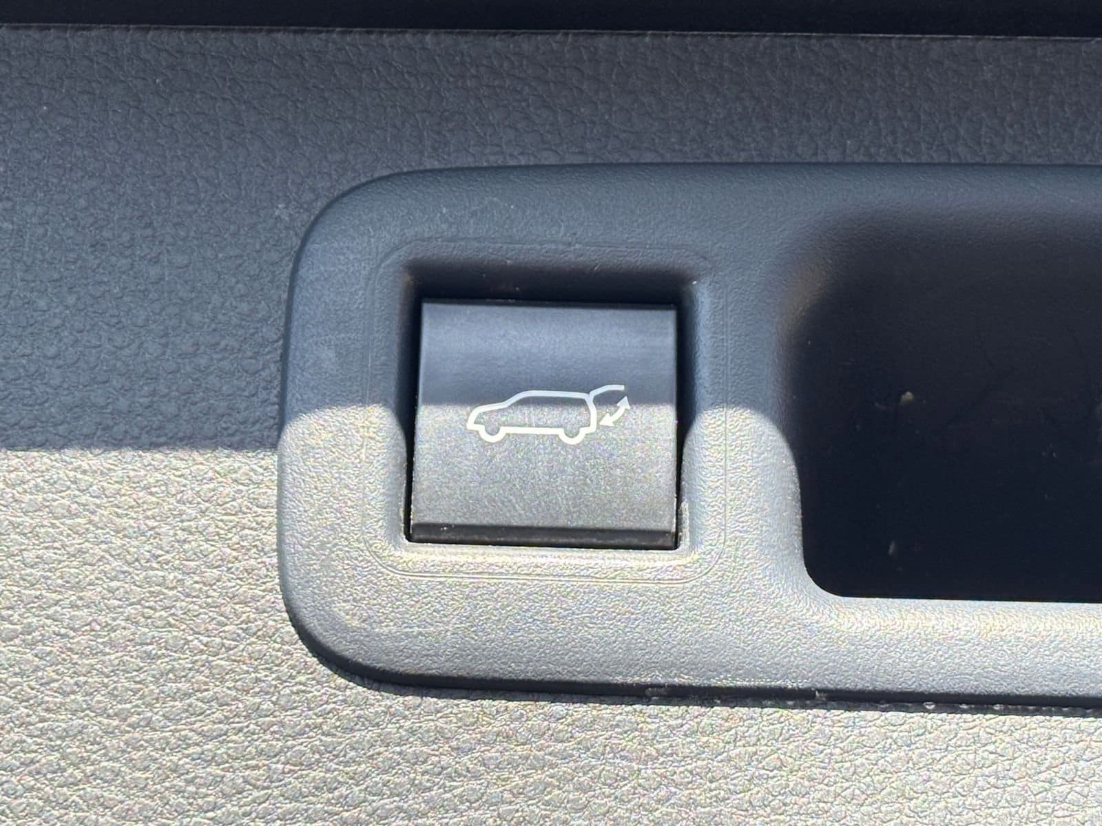 Thumbnail: 2025 Toyota Highlander - 23