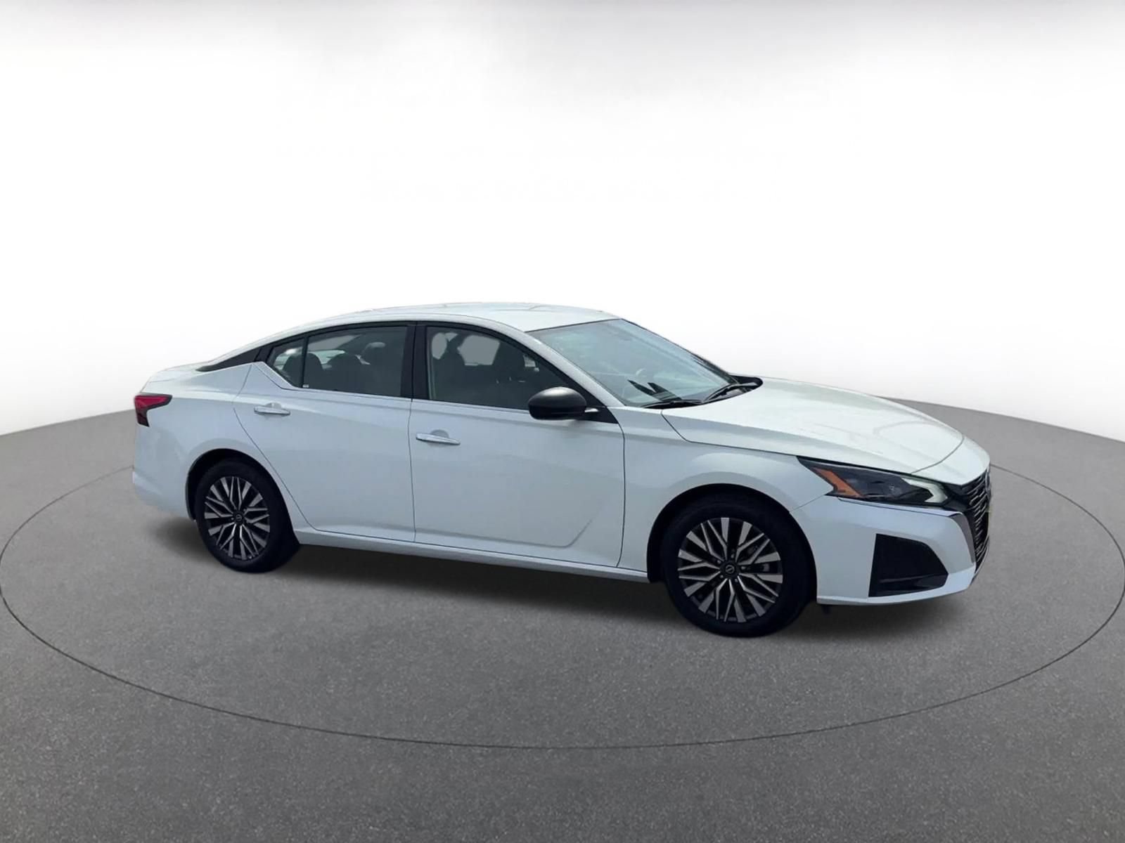 Thumbnail: 2025 Nissan Altima - 2