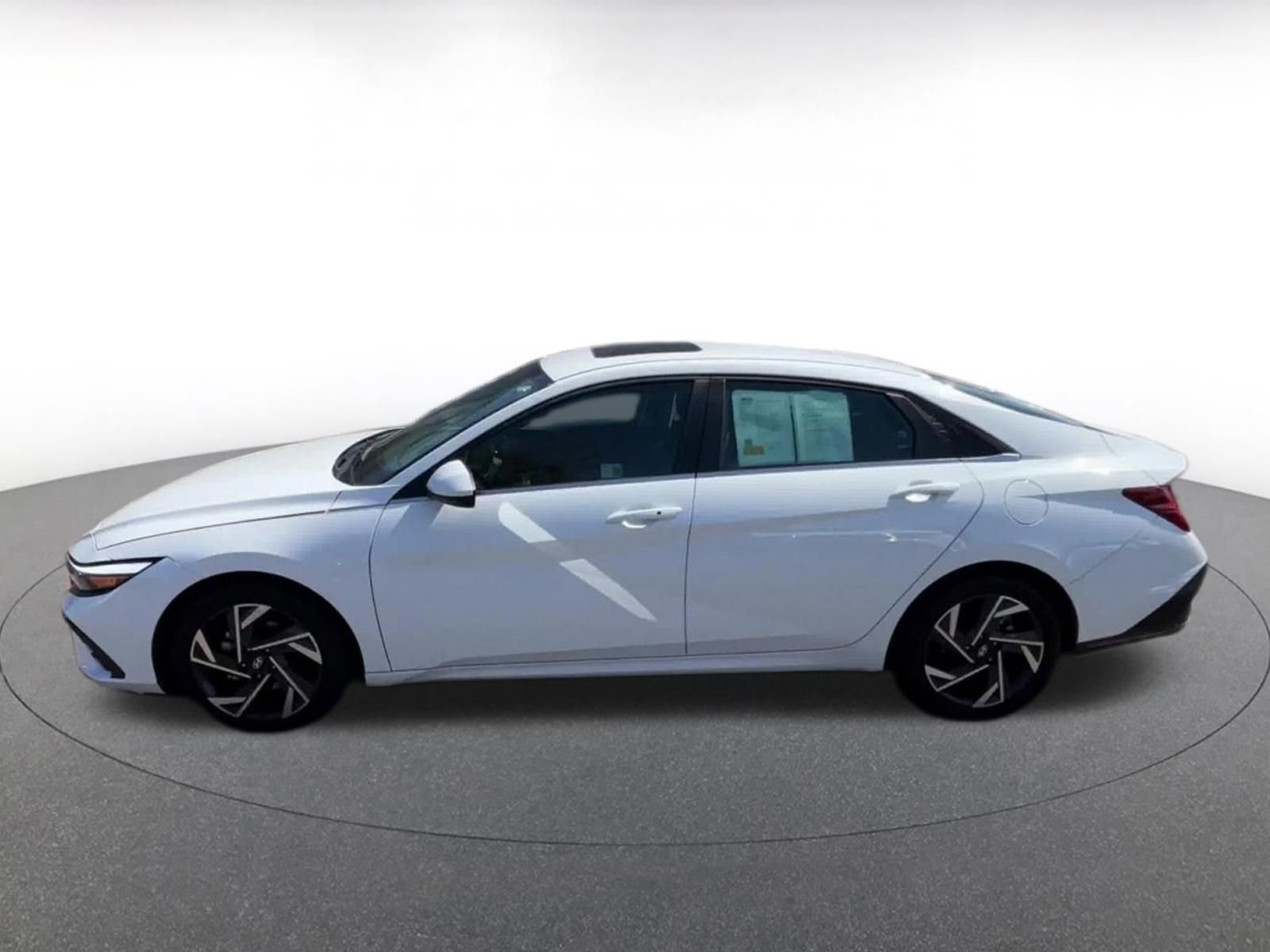 Thumbnail: 2025 Hyundai Elantra - 9