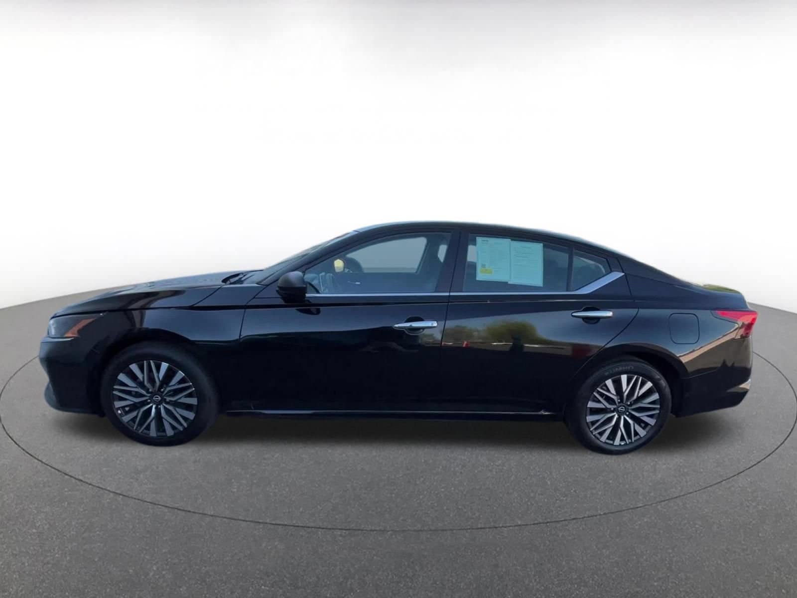 Thumbnail: 2025 Nissan Altima - 8