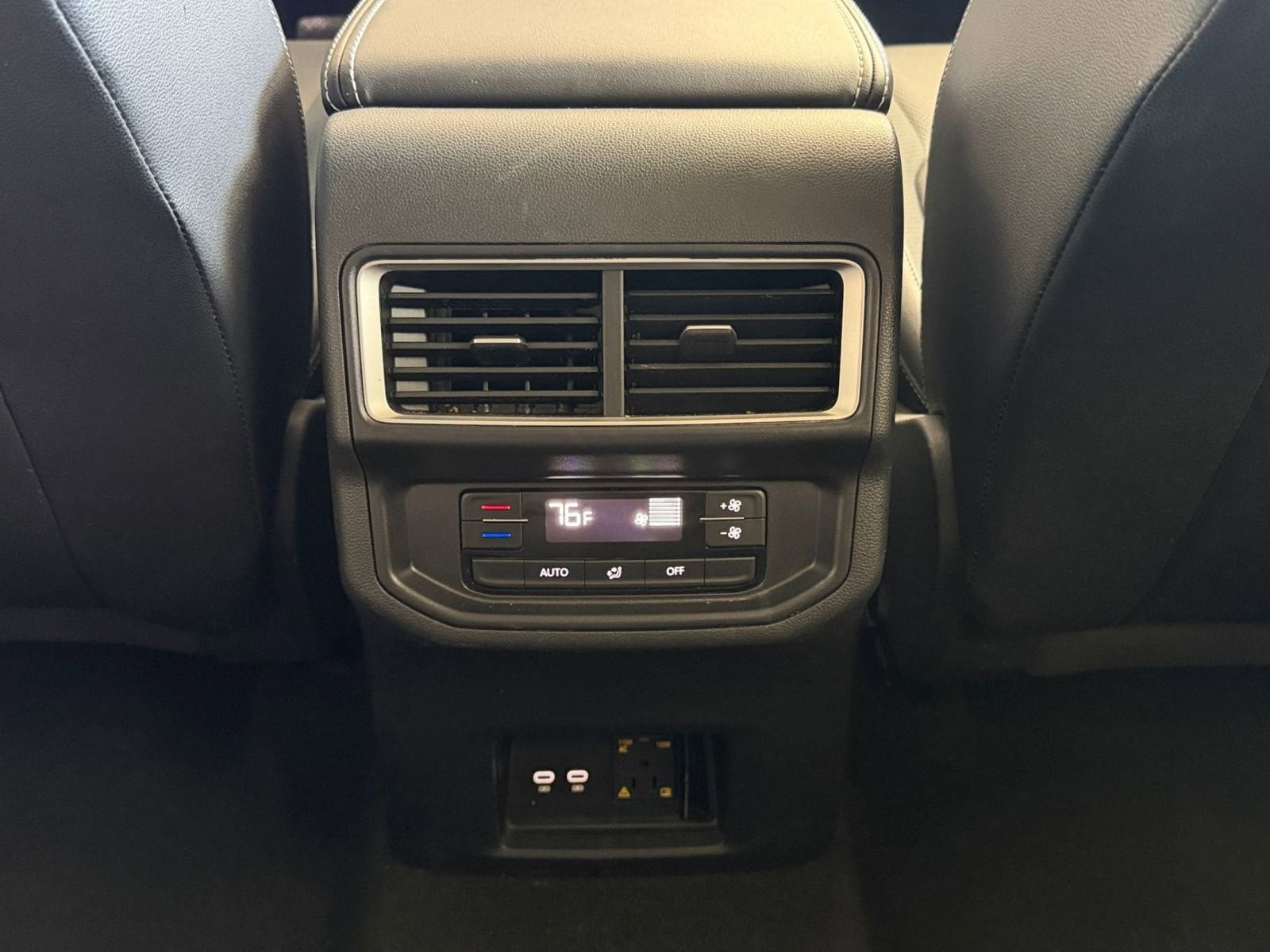 Thumbnail: 2025 Volkswagen Atlas - 24