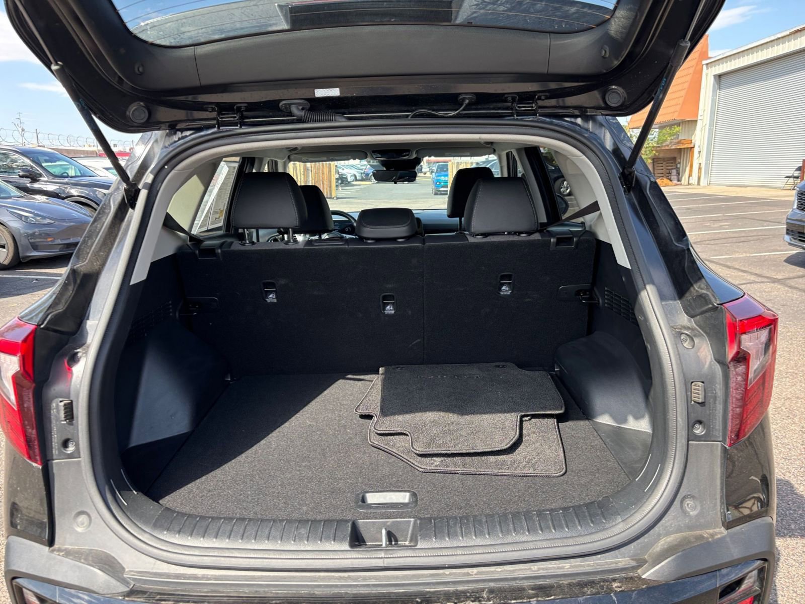 Thumbnail: 2025 Kia Seltos - 32