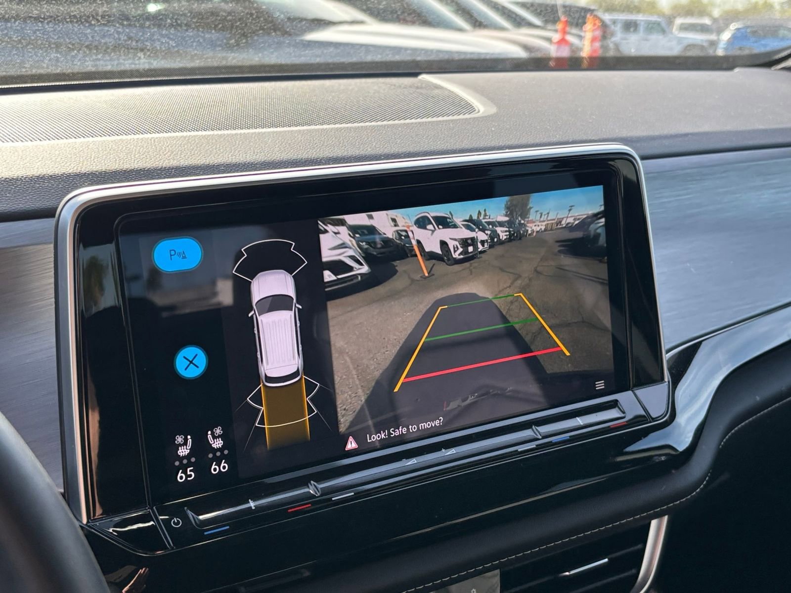 Thumbnail: 2025 Volkswagen Atlas - 25