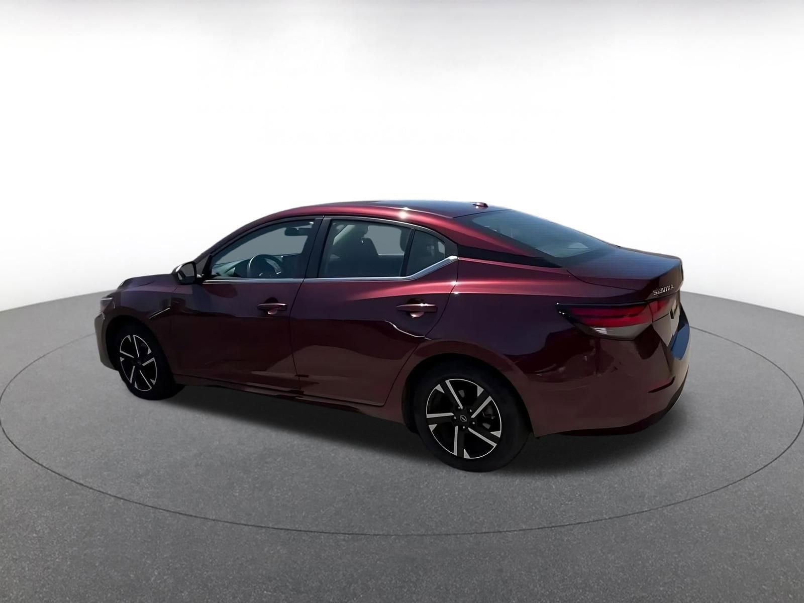 Thumbnail: 2025 Nissan Sentra - 10