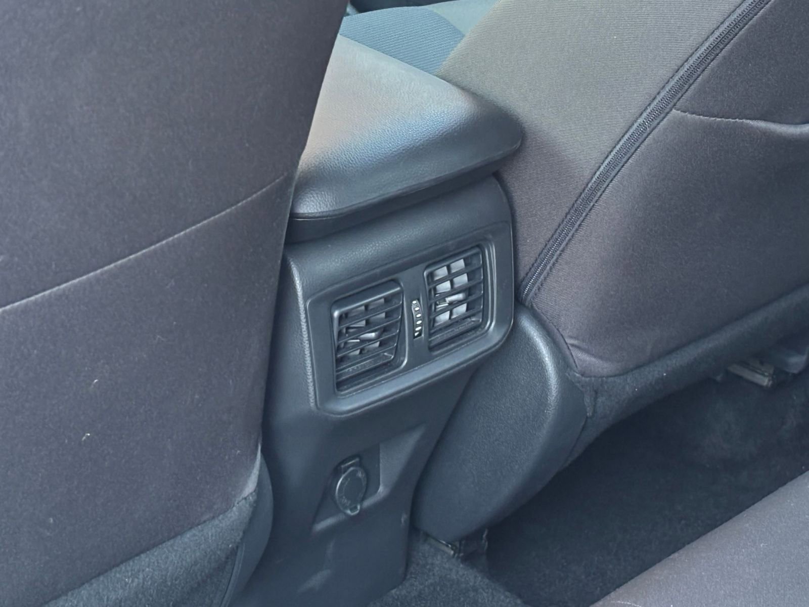 Thumbnail: 2025 Toyota RAV4 - 23