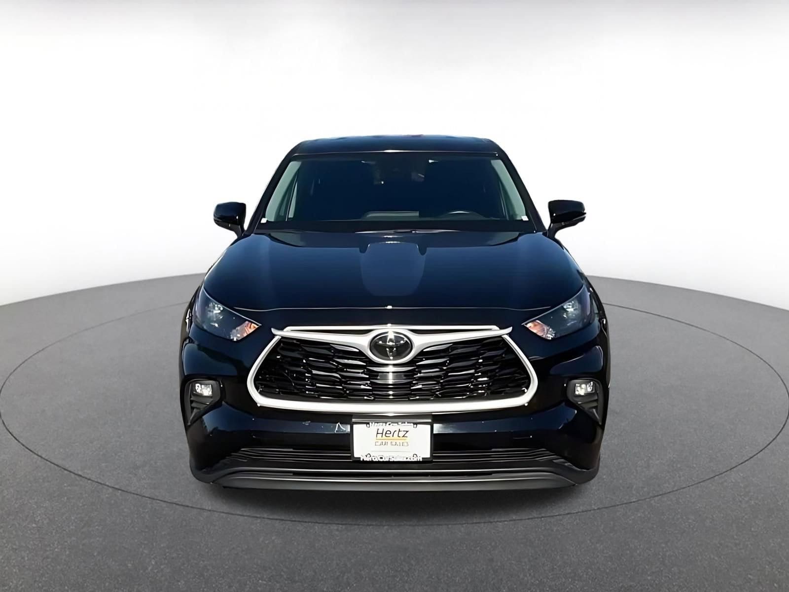 Thumbnail: 2025 Toyota Highlander - 4