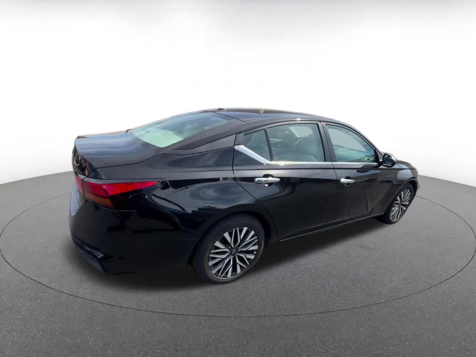 Thumbnail: 2025 Nissan Altima - 14