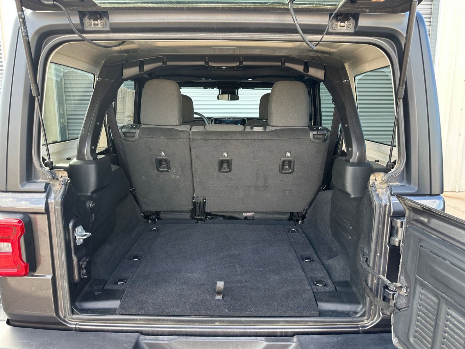 Thumbnail: 2025 Jeep Wrangler - 30