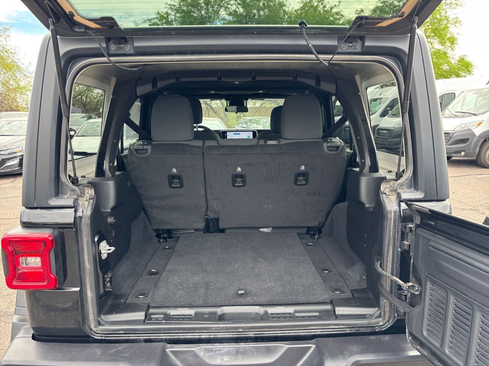 Thumbnail: 2025 Jeep Wrangler - 30