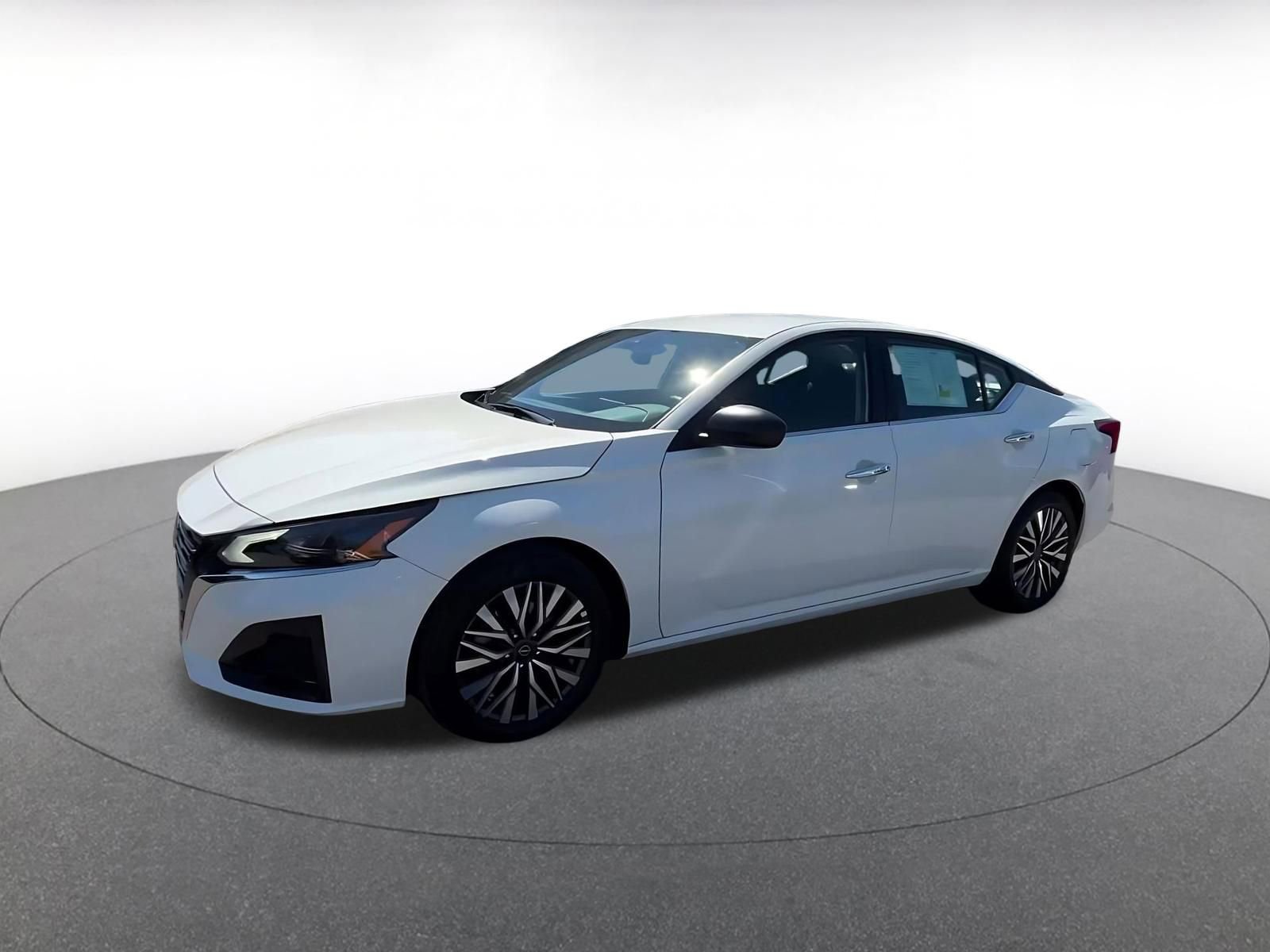 Thumbnail: 2025 Nissan Altima - 8