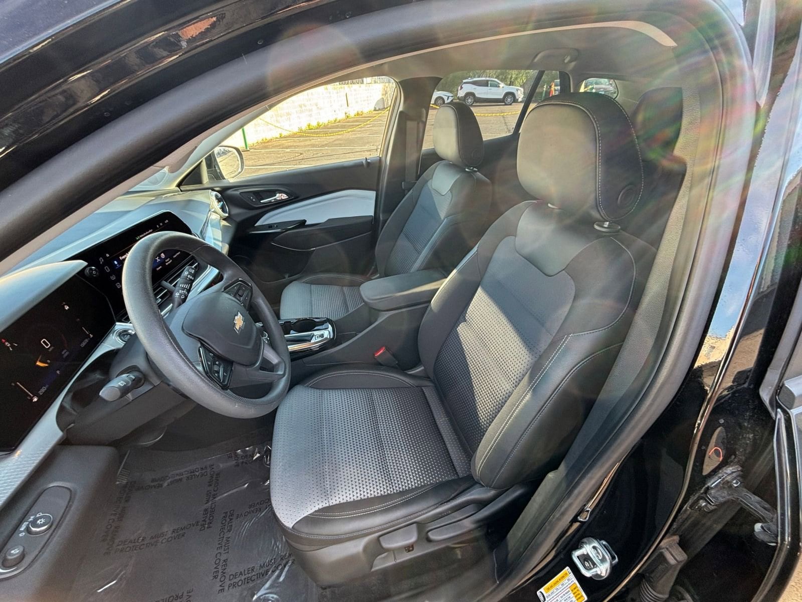 Thumbnail: 2025 Chevrolet Trax - 34