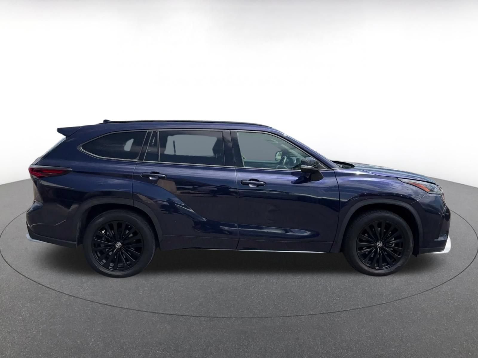 Thumbnail: 2025 Toyota Highlander - 15