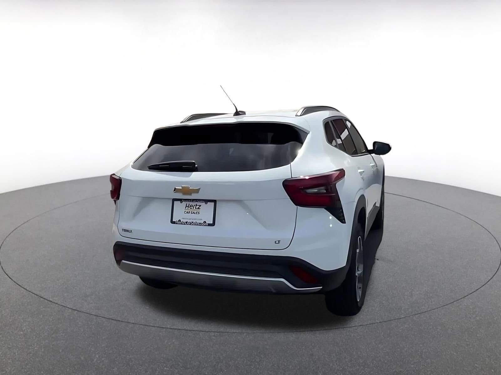 Thumbnail: 2025 Chevrolet Trax - 15