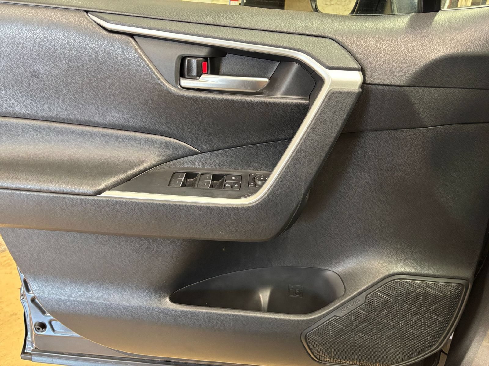 Thumbnail: 2025 Toyota RAV4 - 18