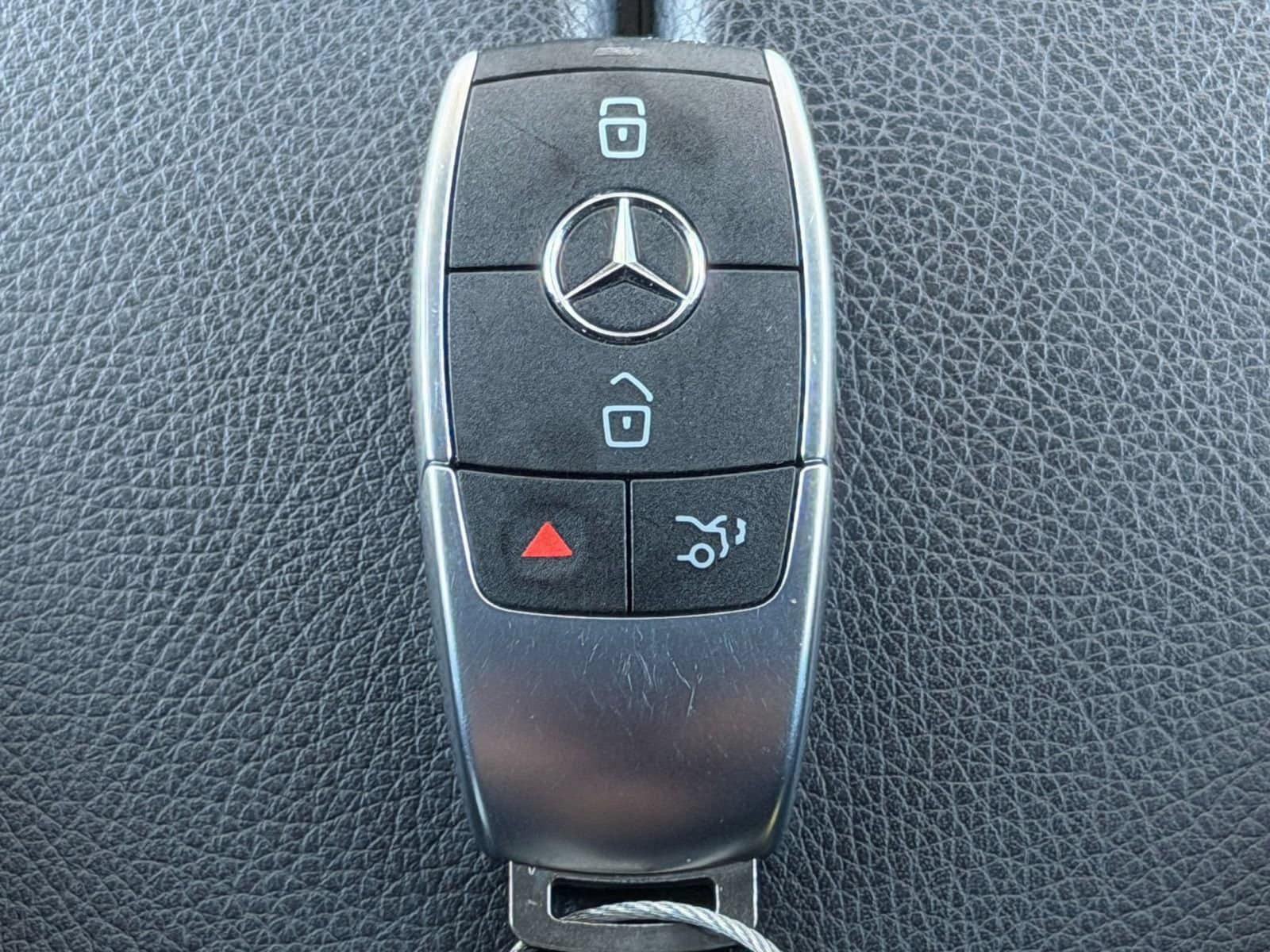 Thumbnail: 2026 Mercedes-Benz GLE - 21