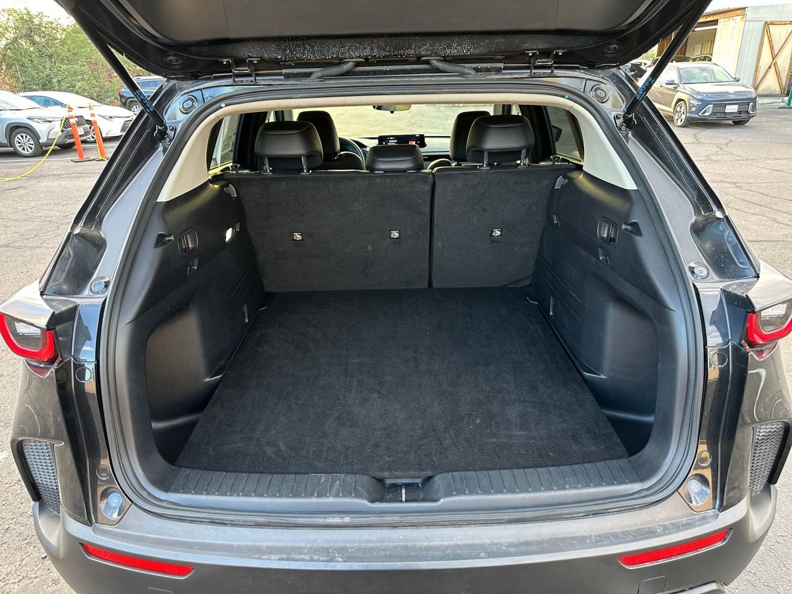 Thumbnail: 2025 Mazda CX-50 - 30