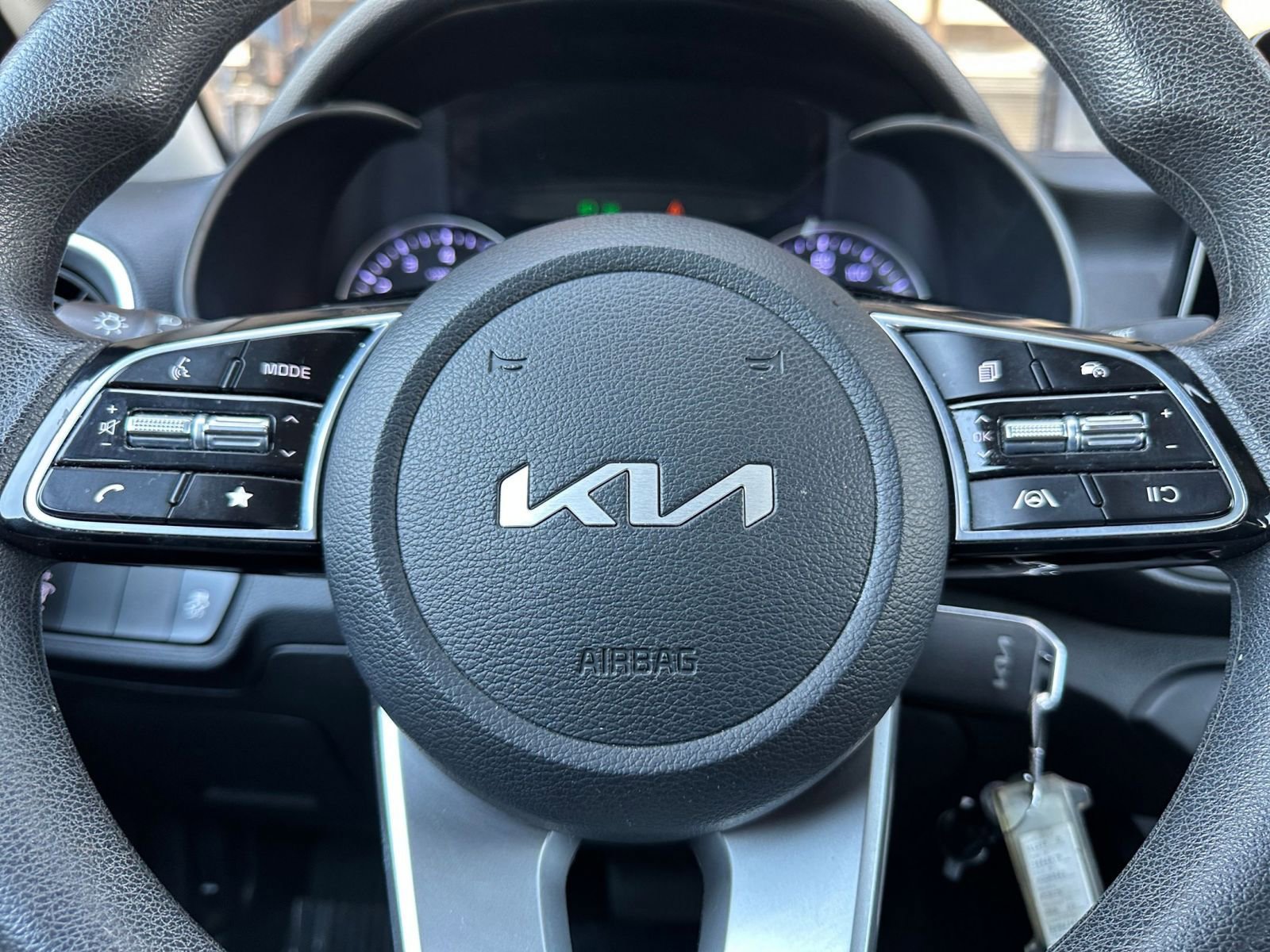Thumbnail: 2023 Kia Forte - 25