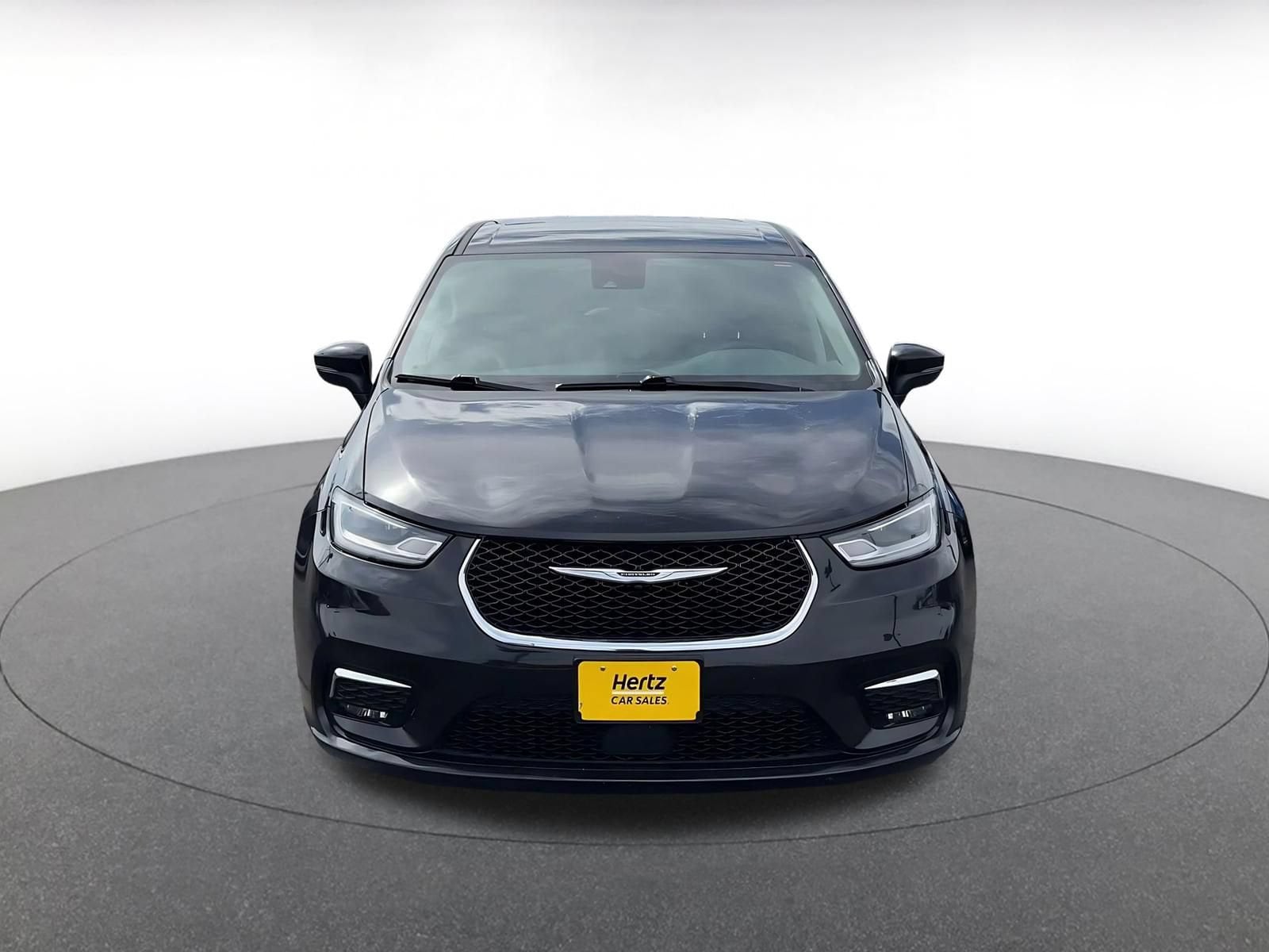 Thumbnail: 2023 Chrysler Pacifica - 4