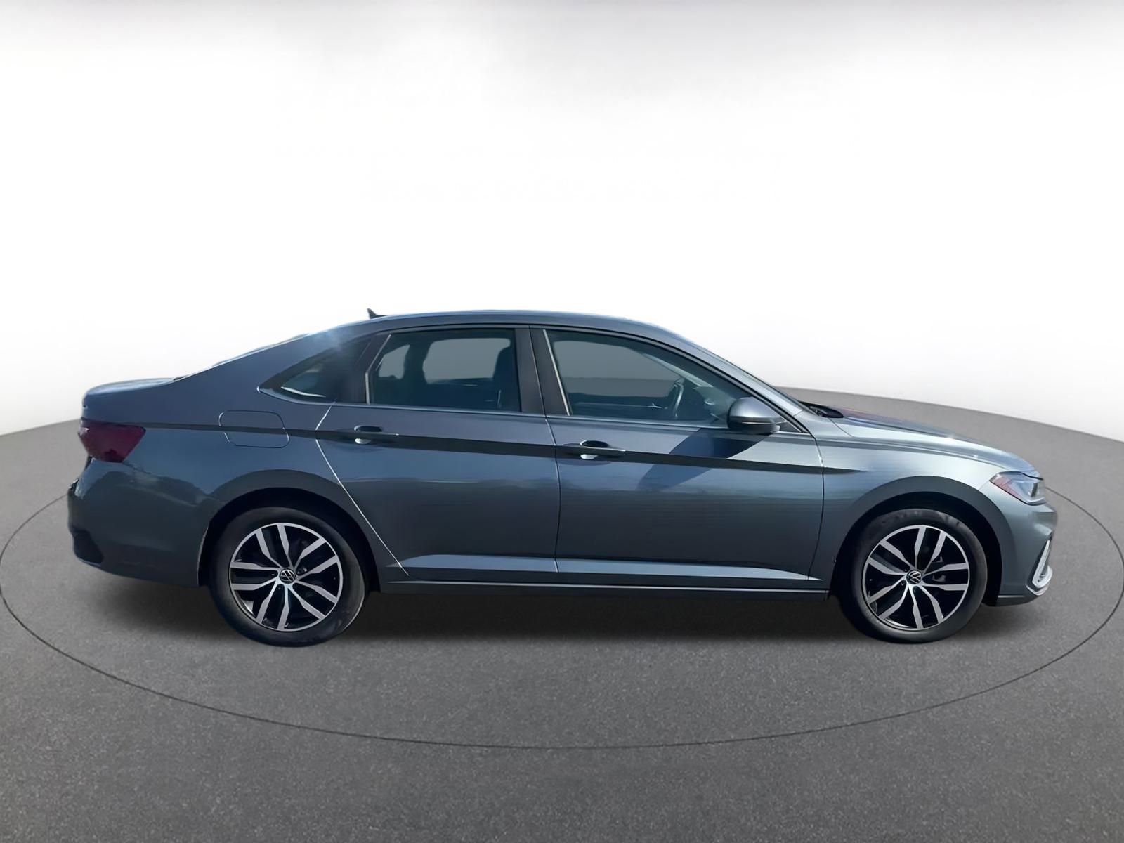 Thumbnail: 2025 Volkswagen Jetta - 16