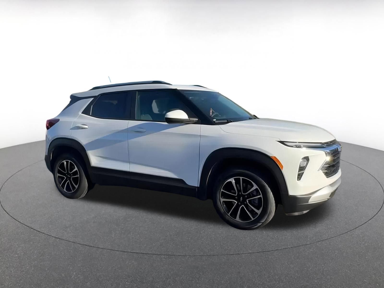 Thumbnail: 2025 Chevrolet TrailBlazer - 2