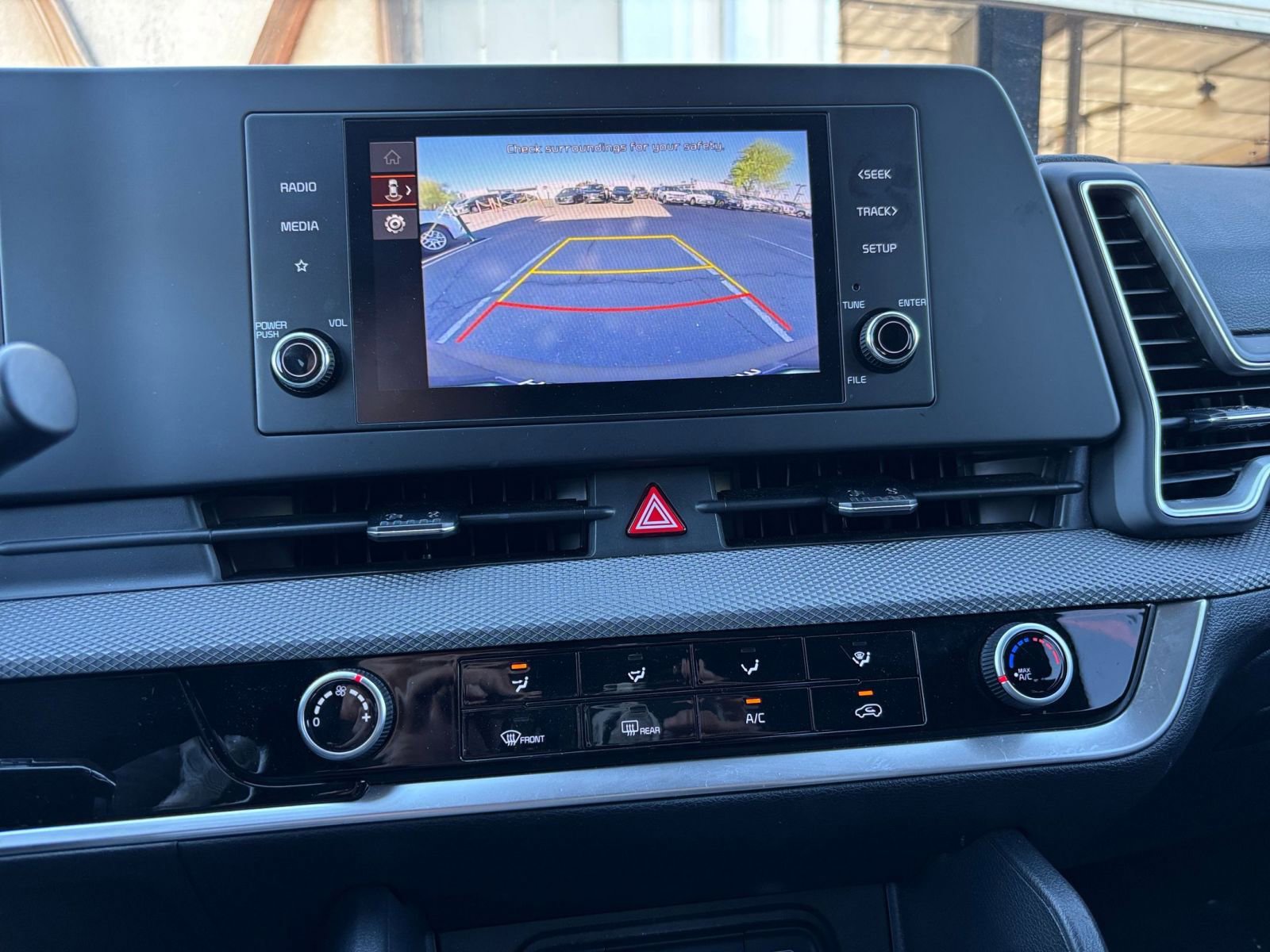 Thumbnail: 2025 Kia Sportage - 17