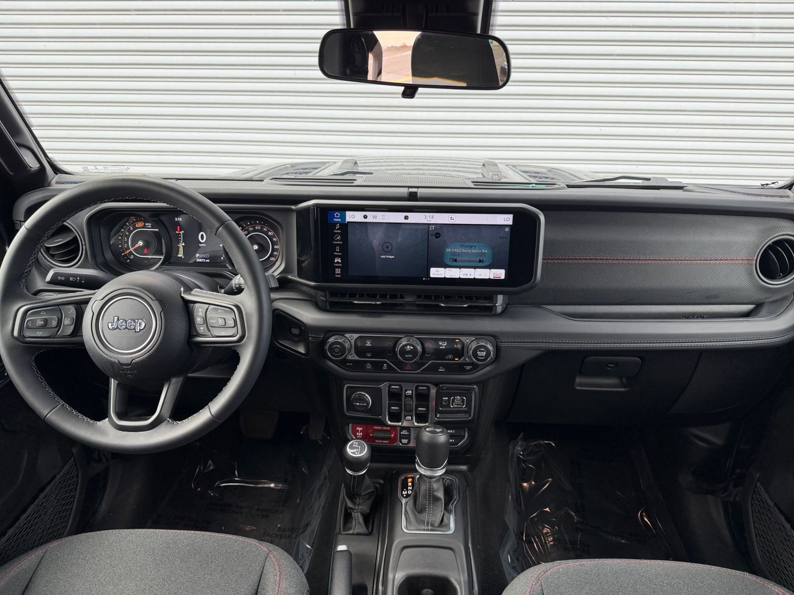 Thumbnail: 2025 Jeep Wrangler - 32