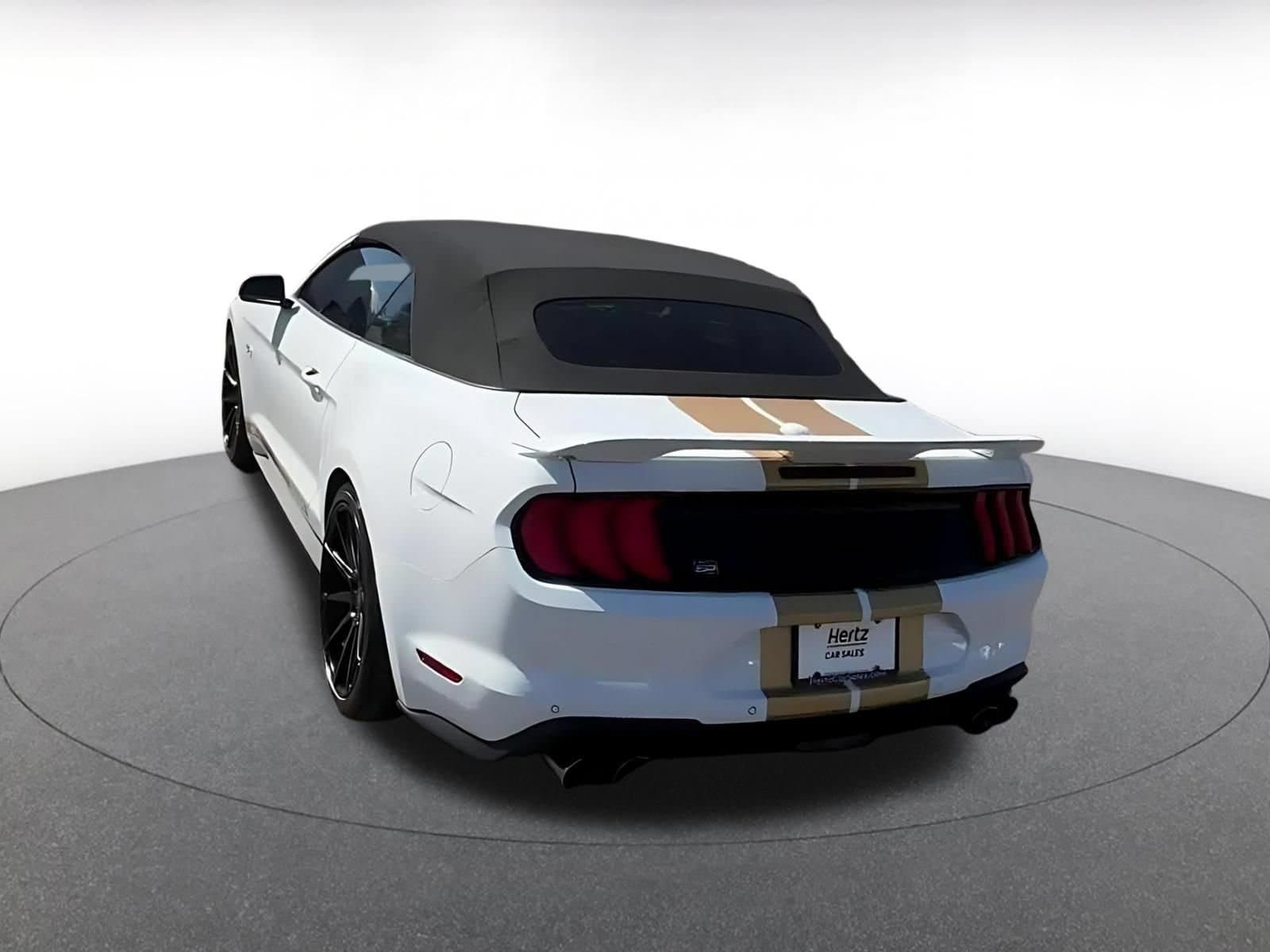 Thumbnail: 2022 Ford Mustang - 9